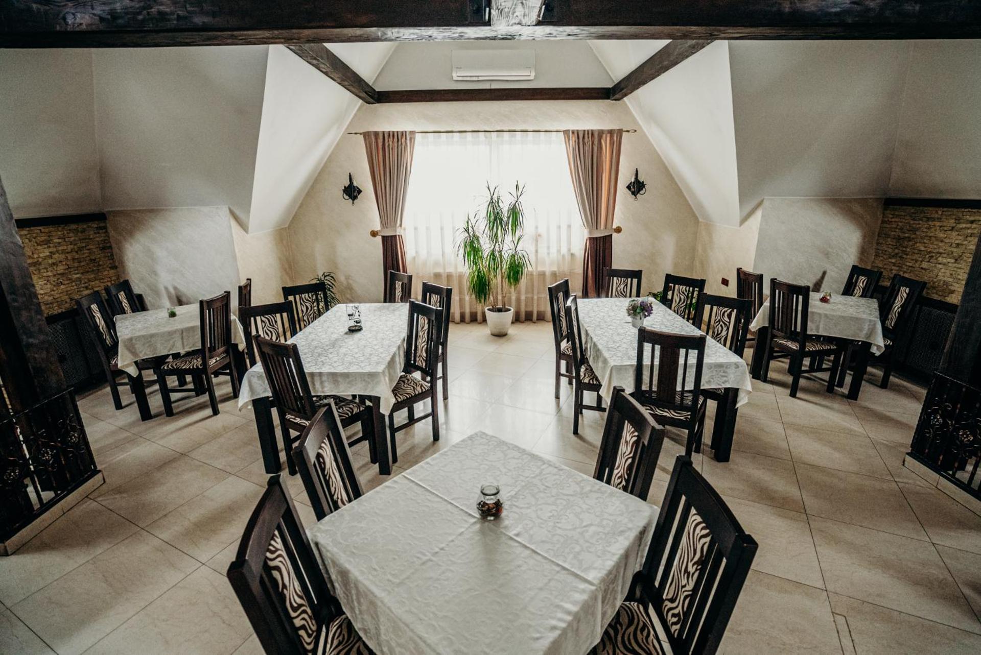 Complex Hanul Cavalerului