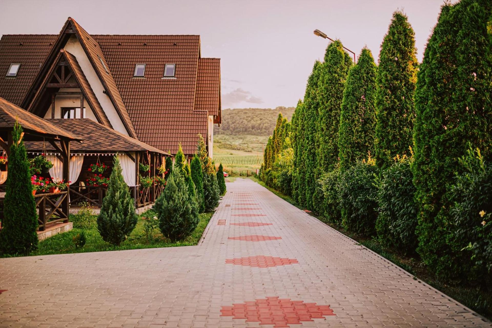 Complex Hanul Cavalerului