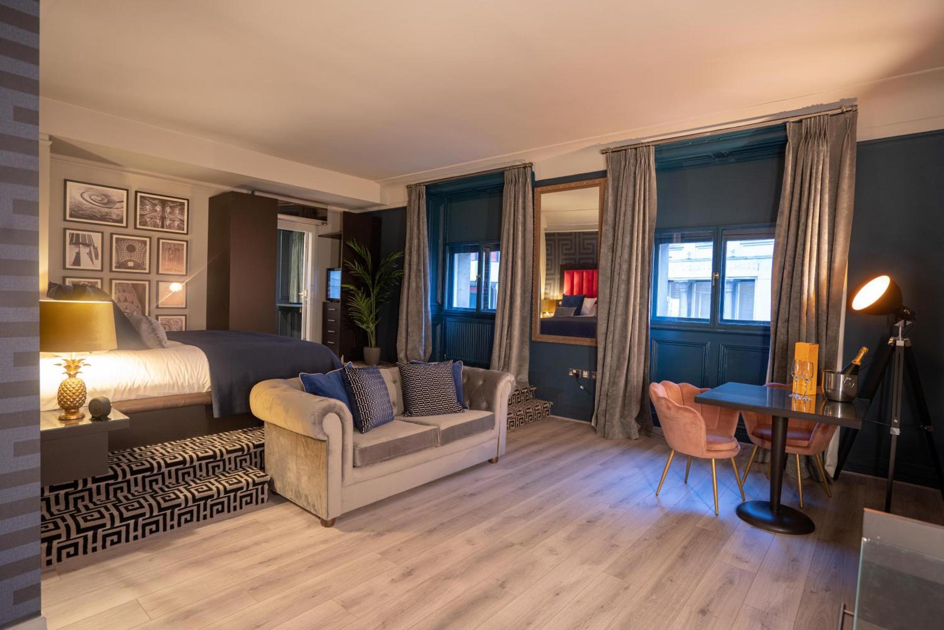 Photo of the whole room