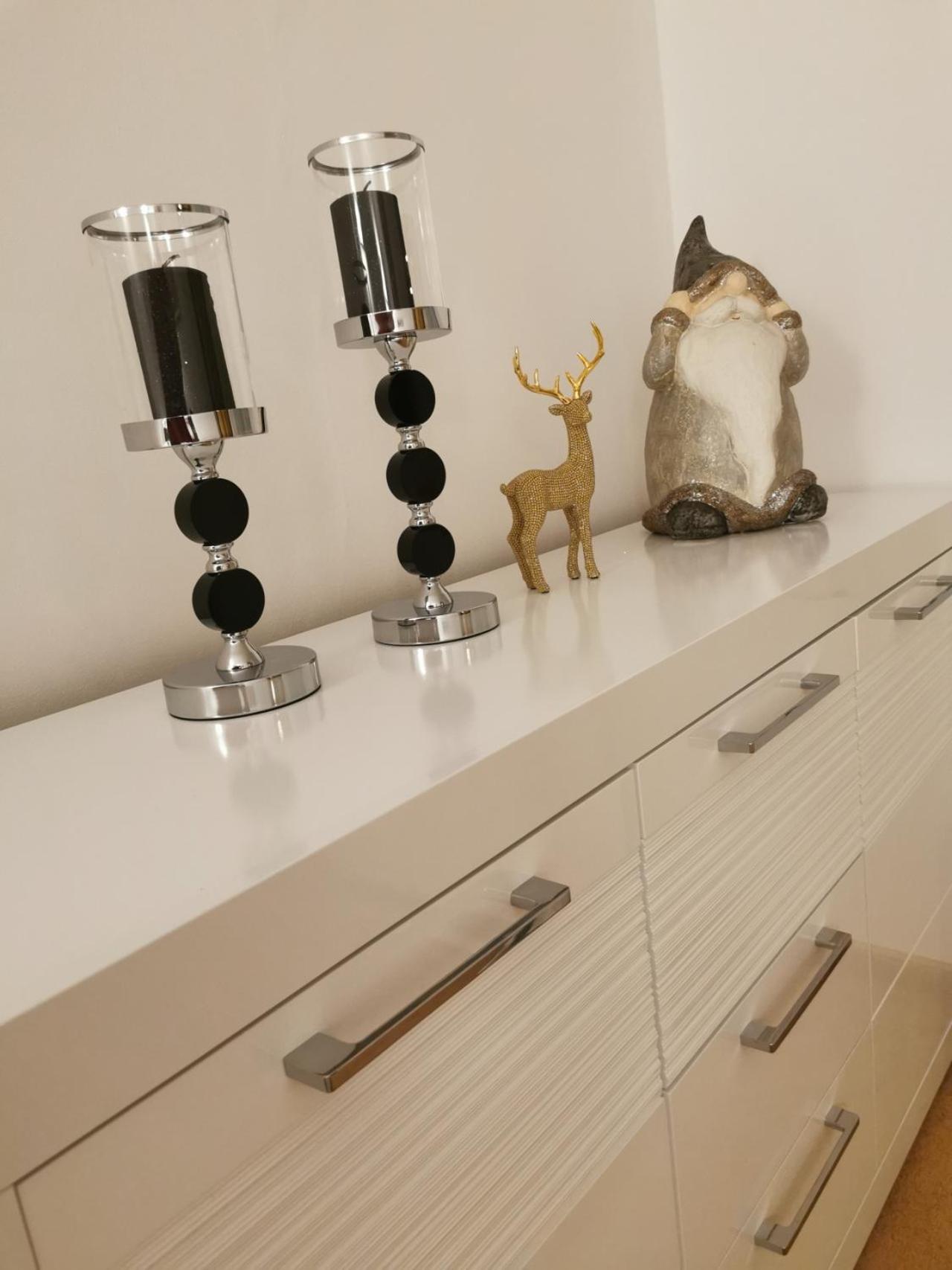 Uroczy apartament przy deptaku z parkingiem.