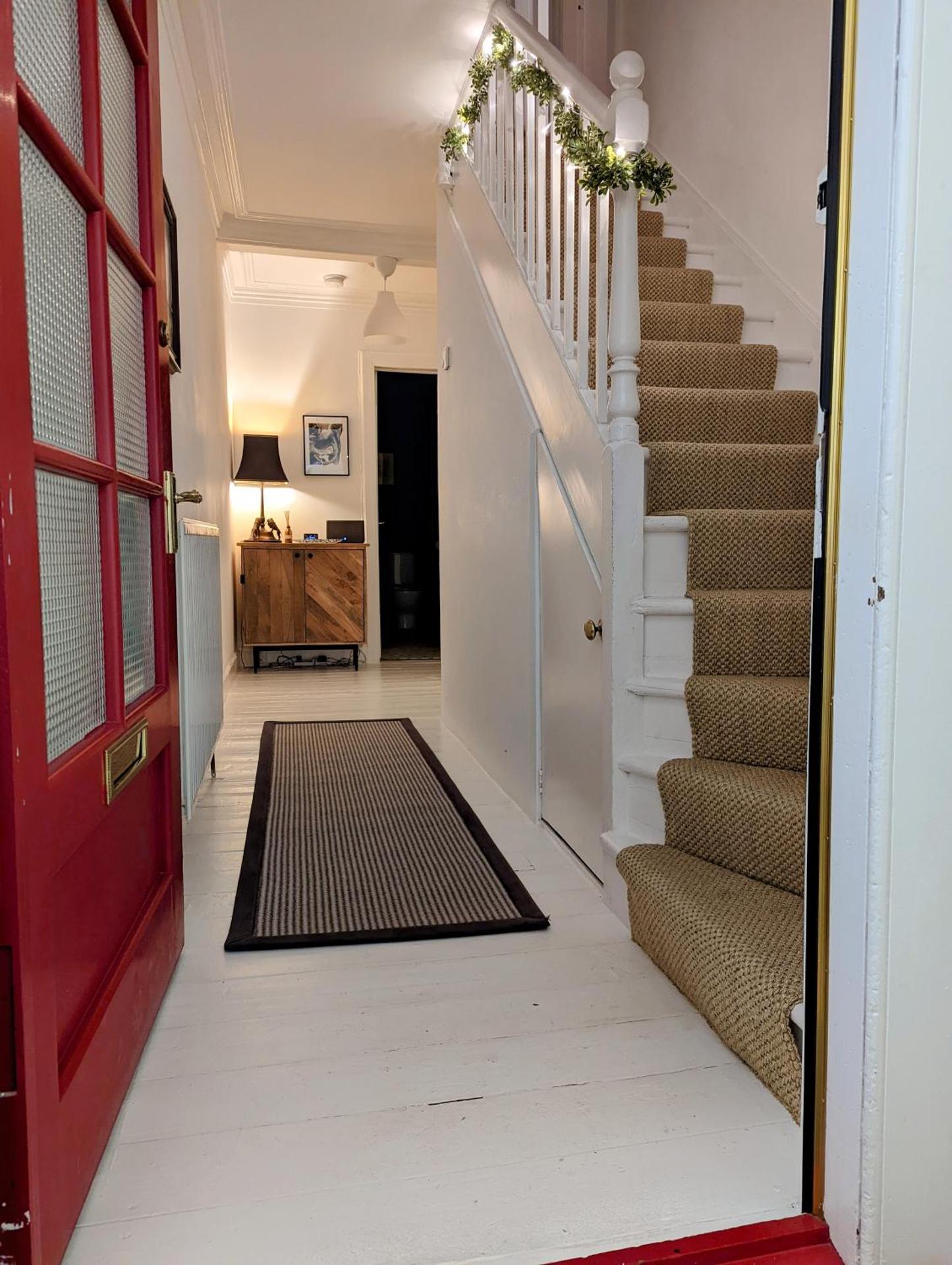 Central Hawick spacious stylish flat with log burner