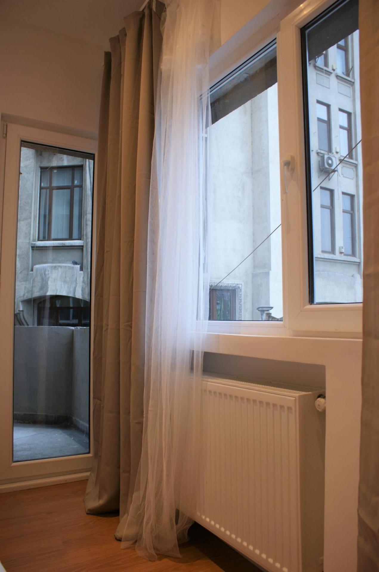 On the river Ultra central Suites