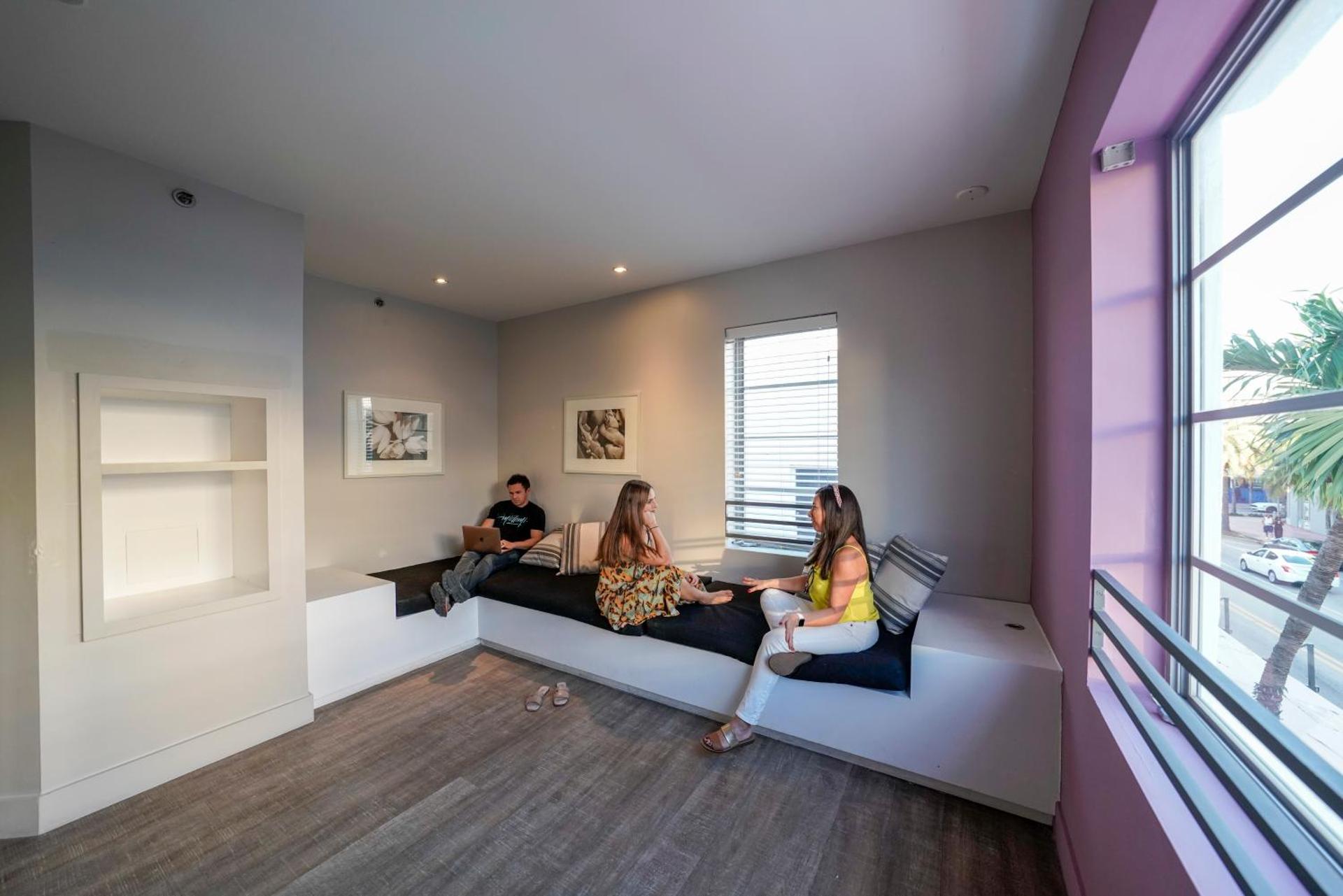 Communal lounge/ TV room