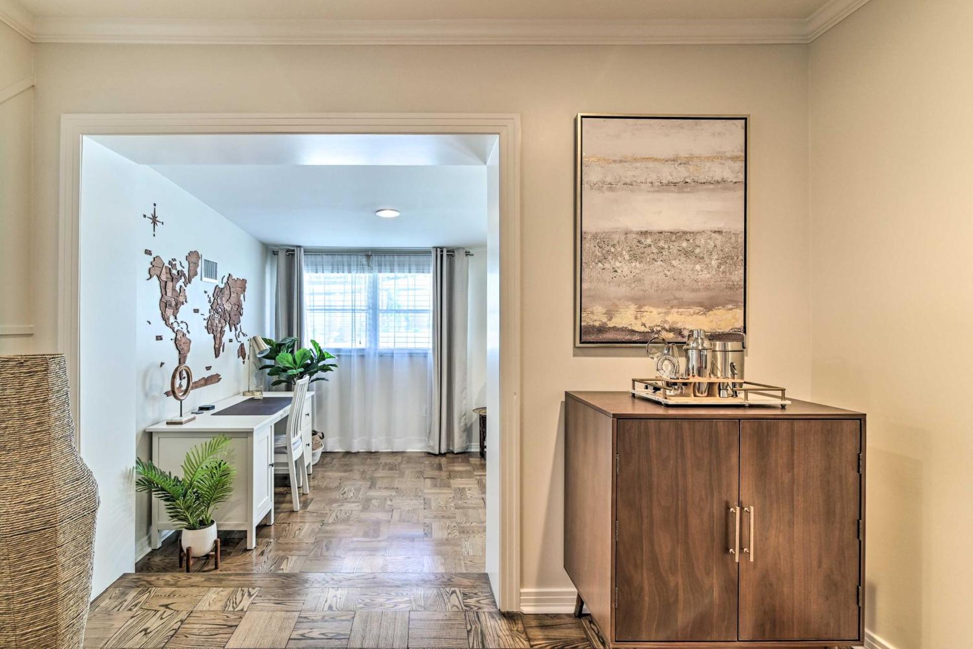 Mid-Century Modern Escape in Central Lakeland!