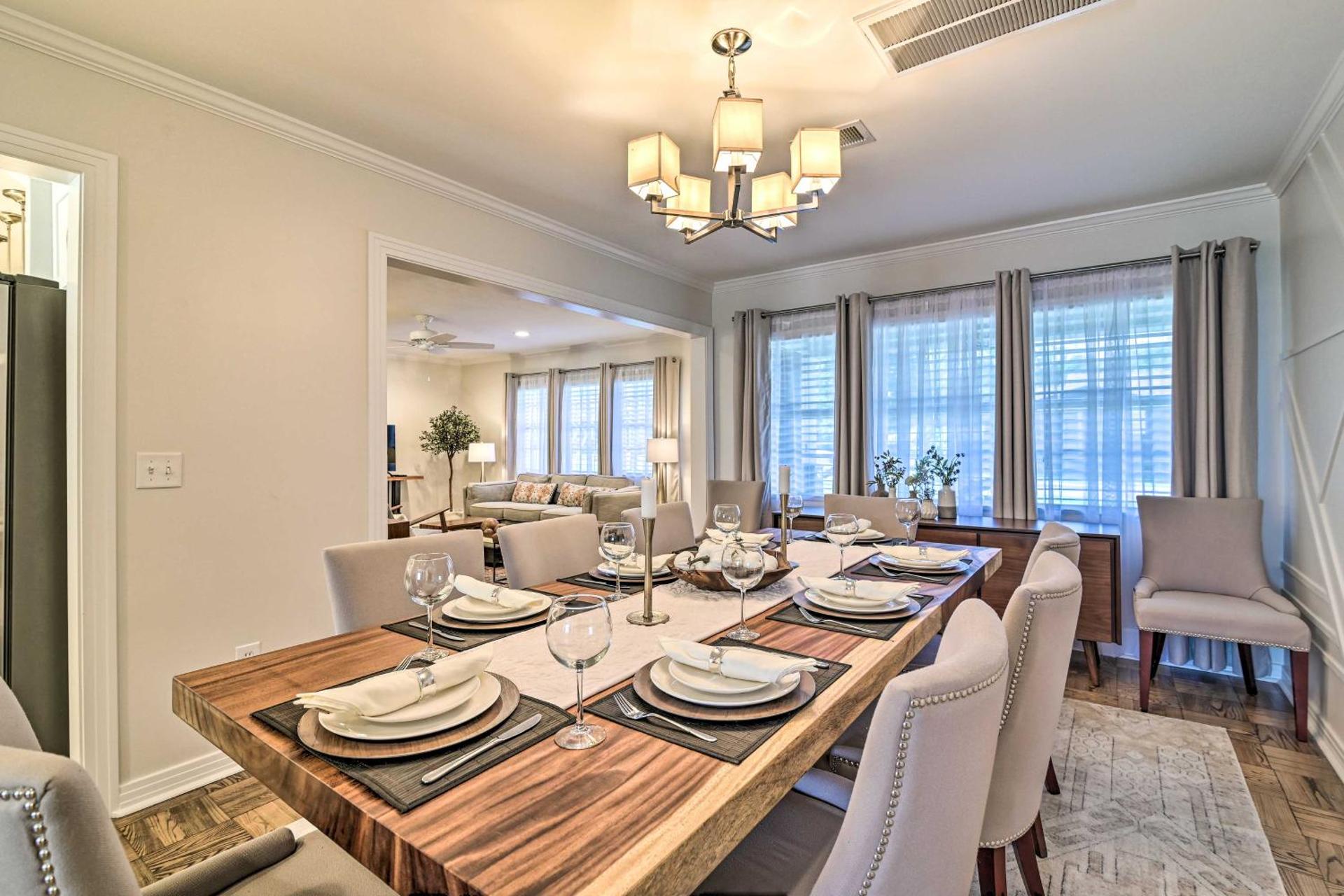 Mid-Century Modern Escape in Central Lakeland!