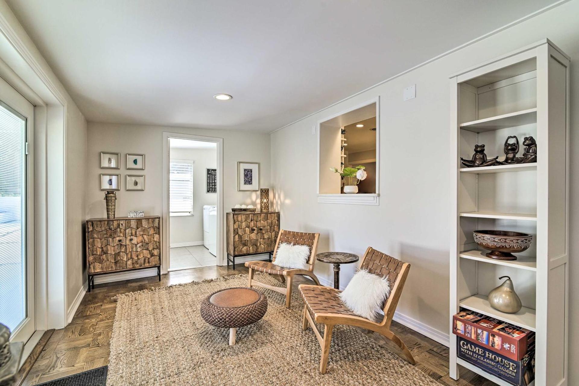 Mid-Century Modern Escape in Central Lakeland!