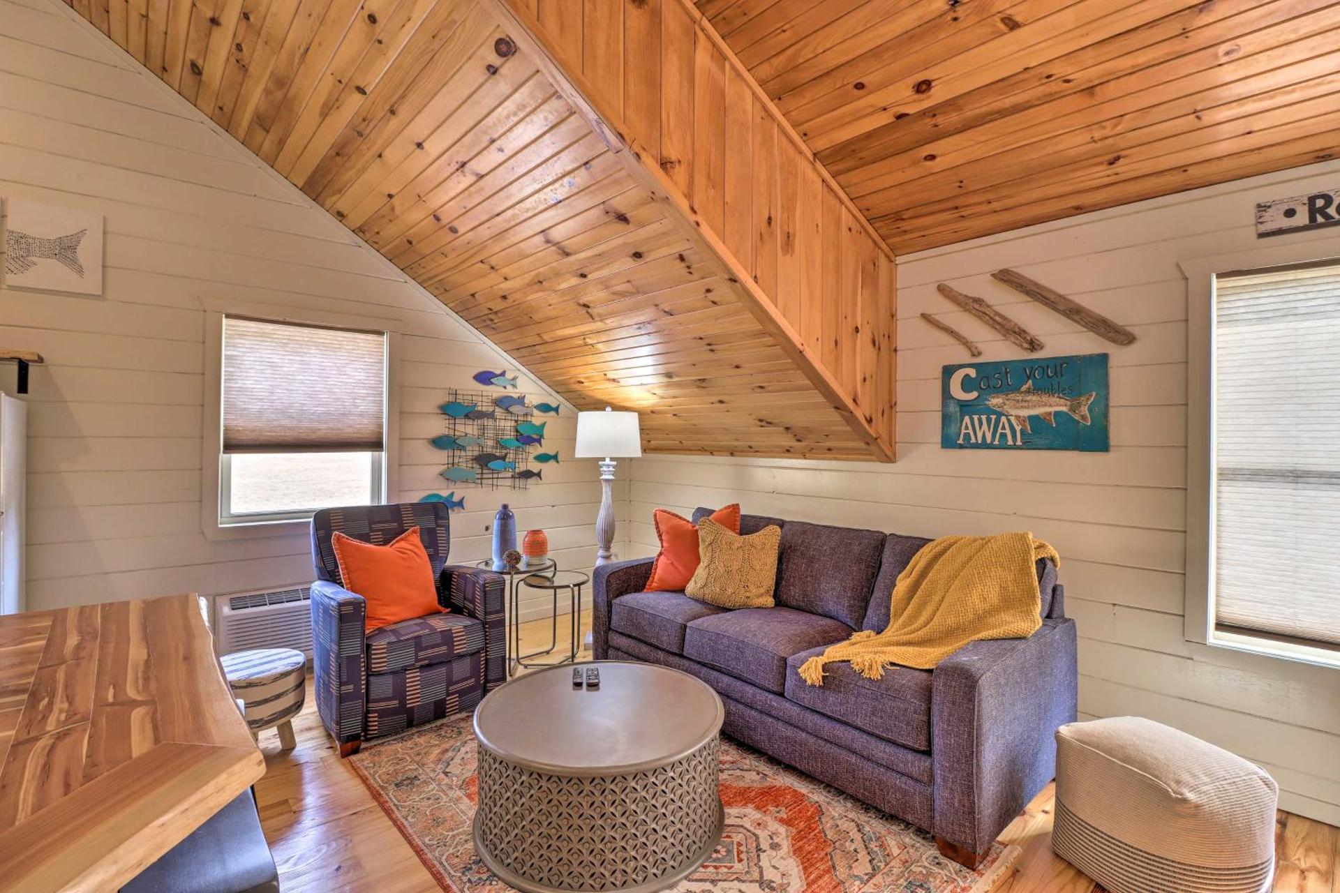 Pet-Friendly Studio with Loft and Mountain Views!