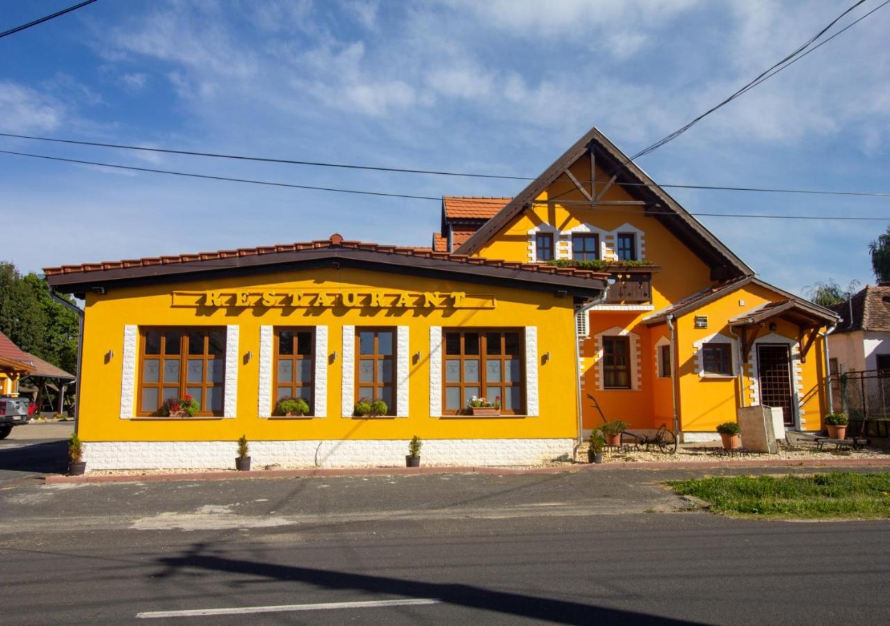 Radics Panzió Étterem és Pihenő Központ