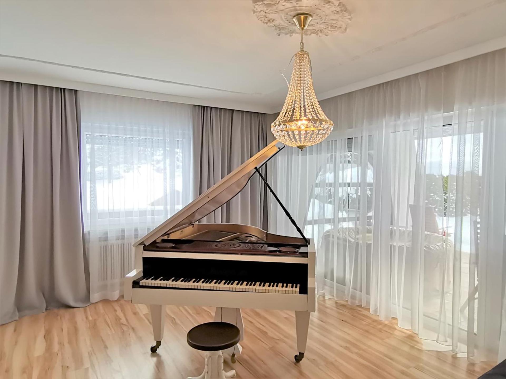 Meeting/conference room