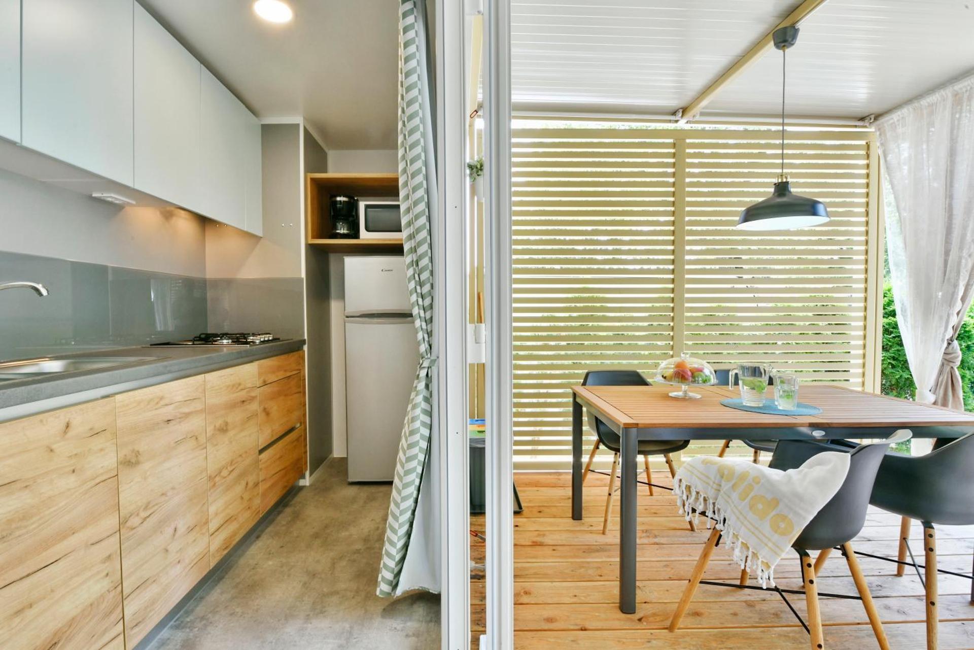 Kitchen or kitchenette