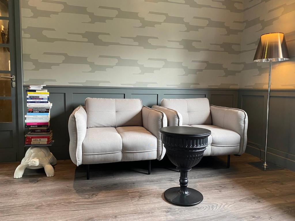 Communal lounge/ TV room