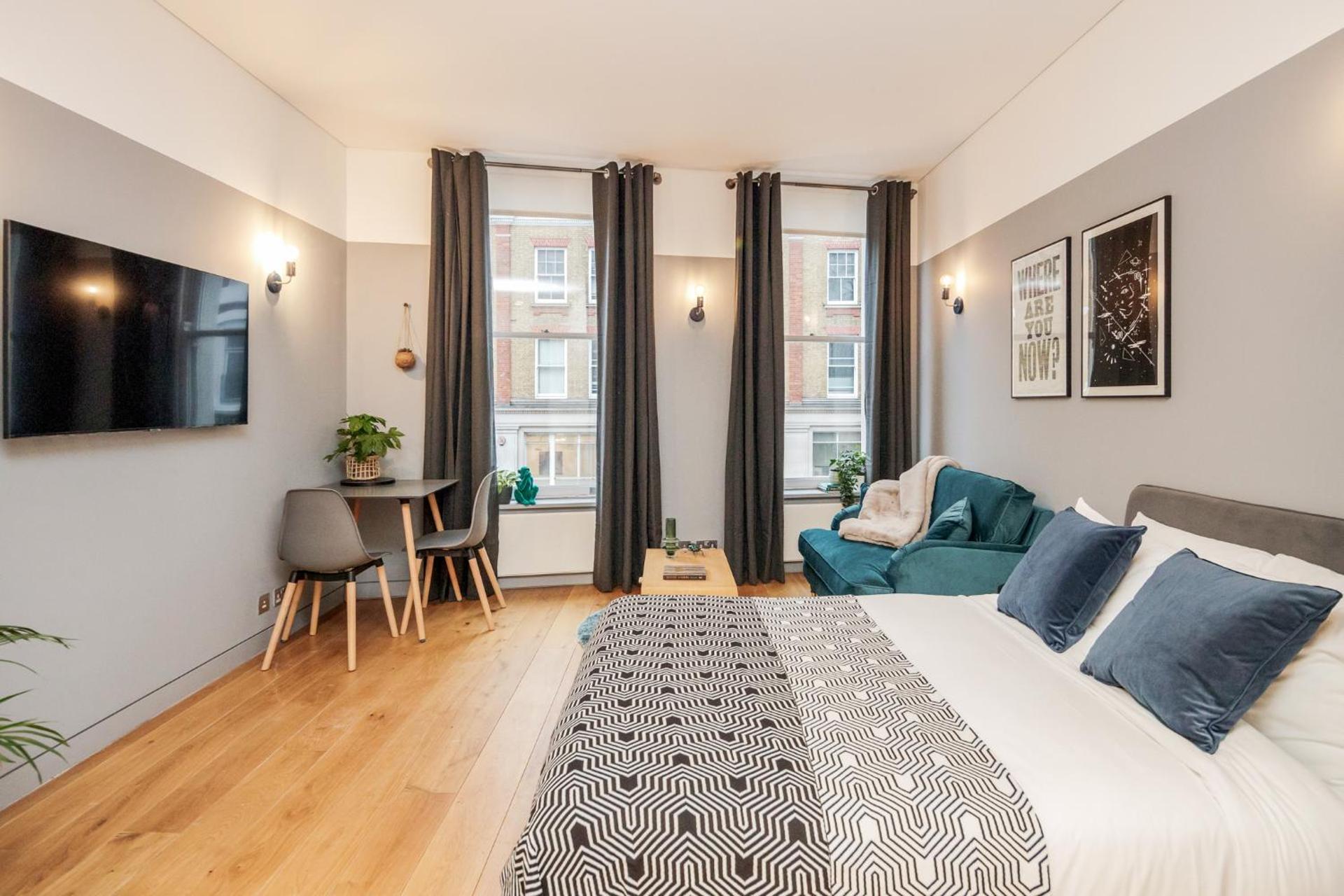 Photo of the whole room