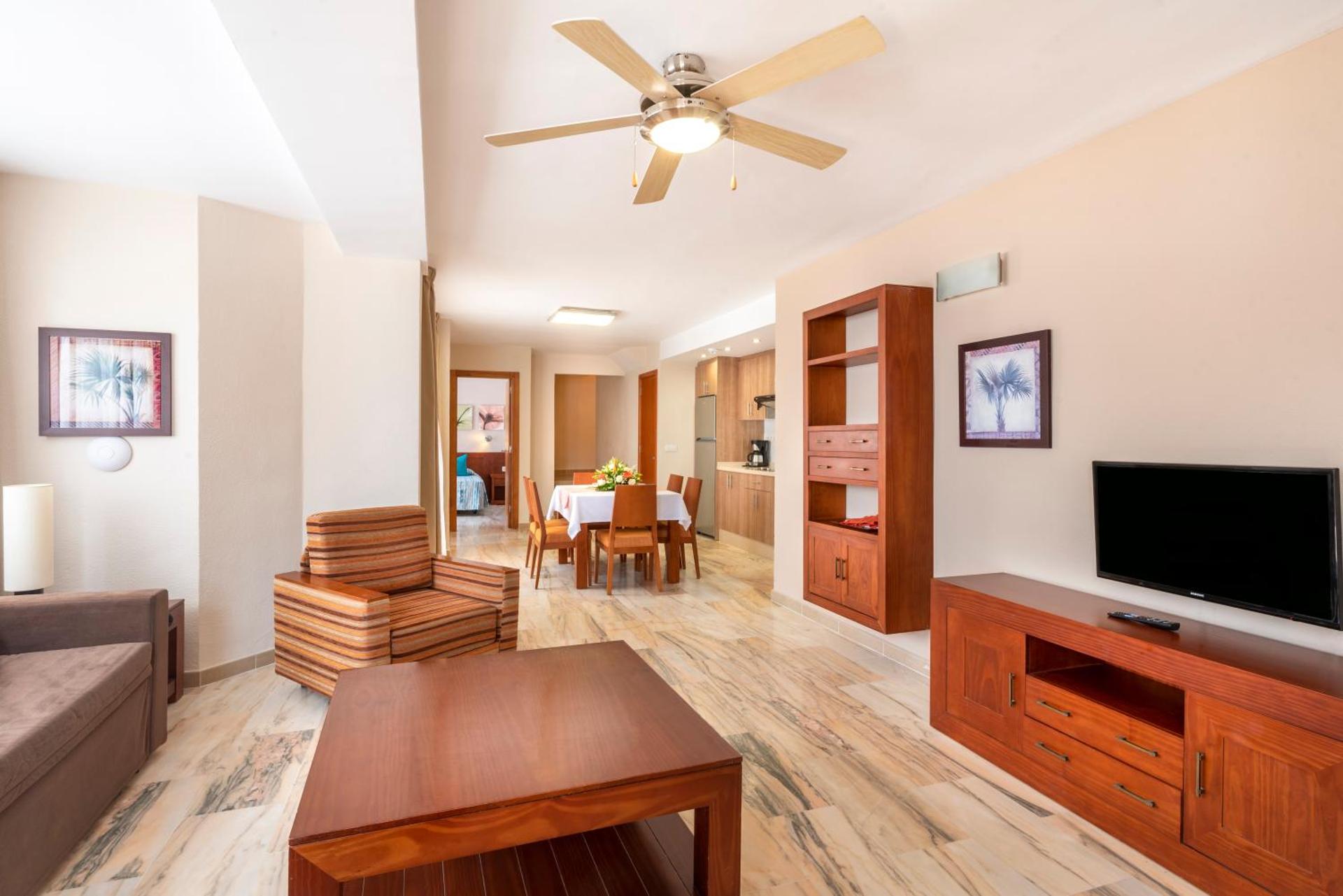 Communal lounge/ TV room