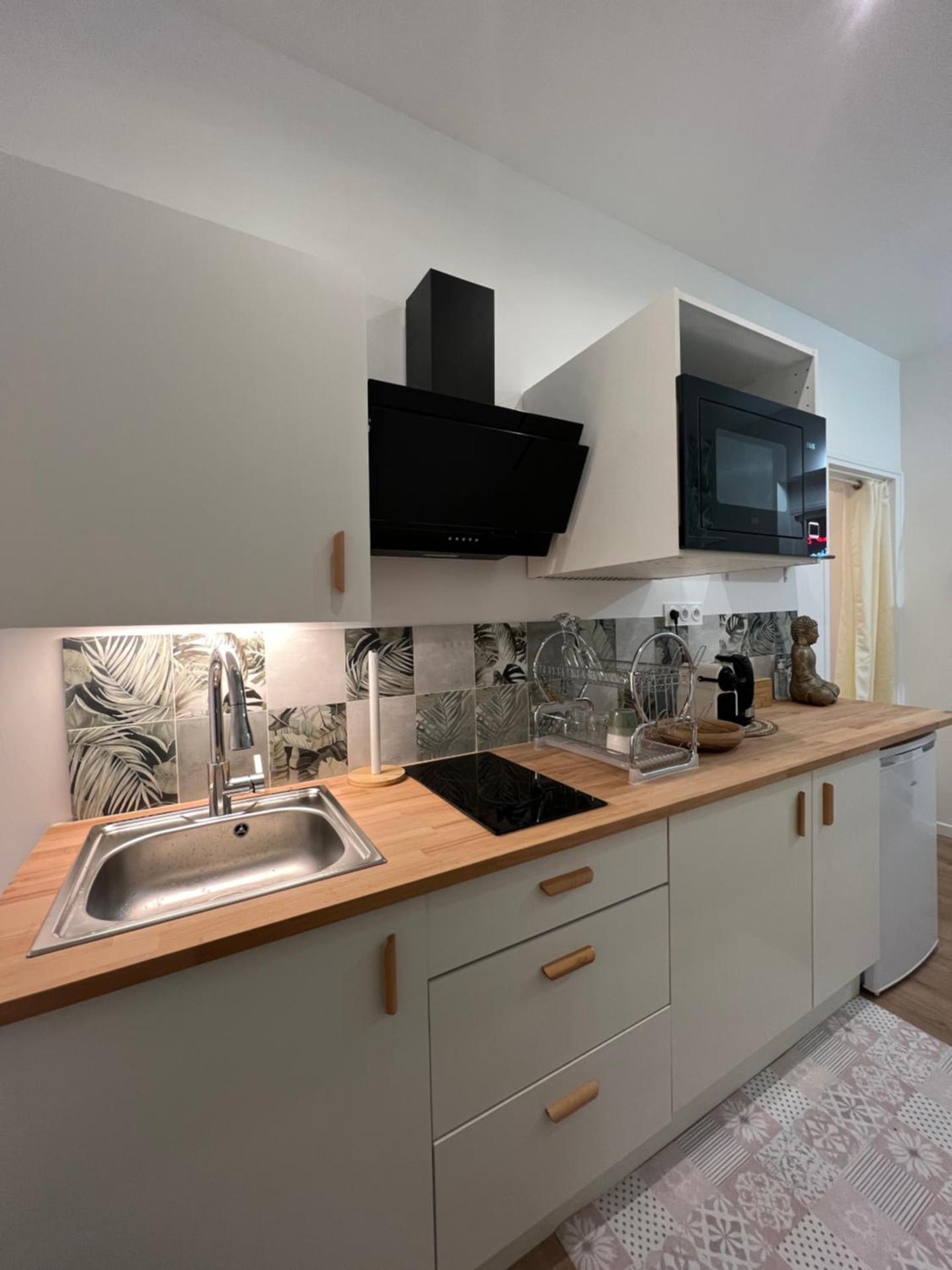Kitchen or kitchenette