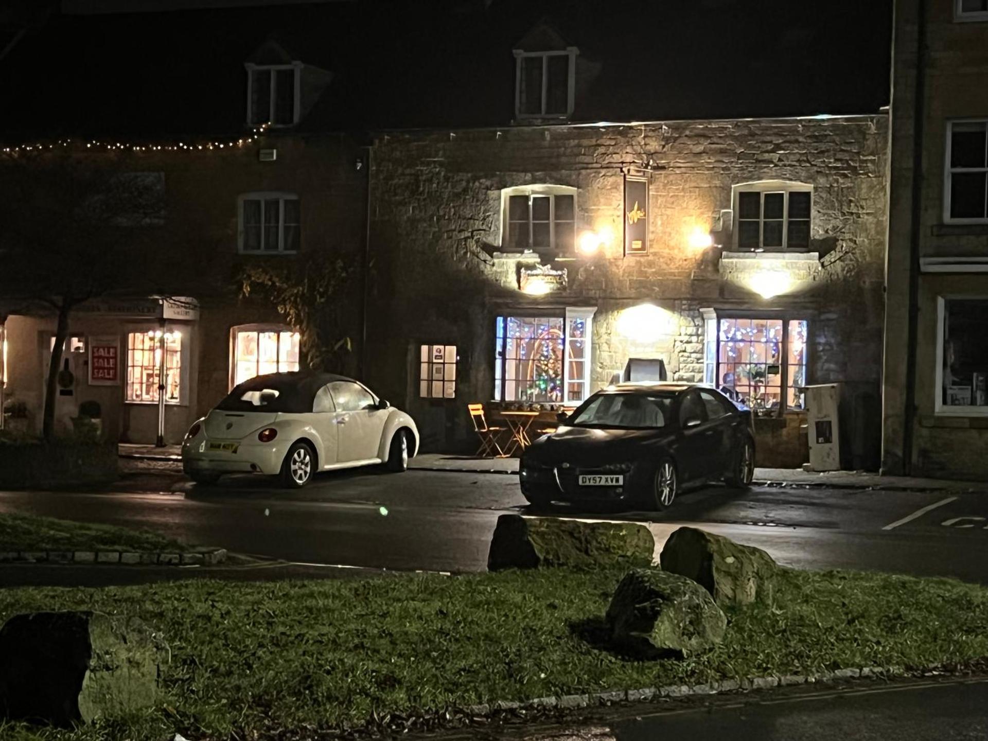 Siam cottage guesthouse over 300 years old with Thai restaurant