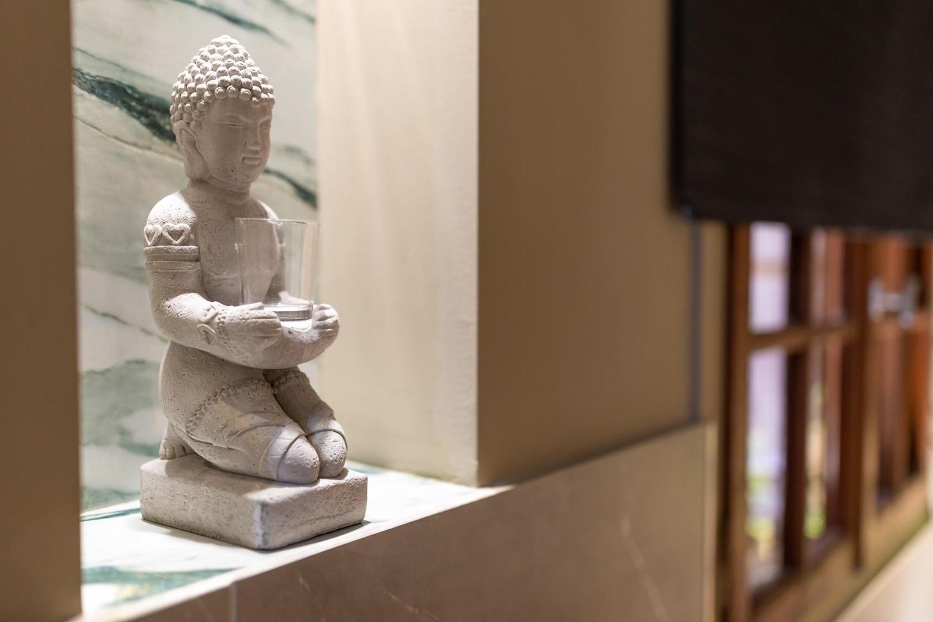 NOHO Boutique , premium living Dikeou 8