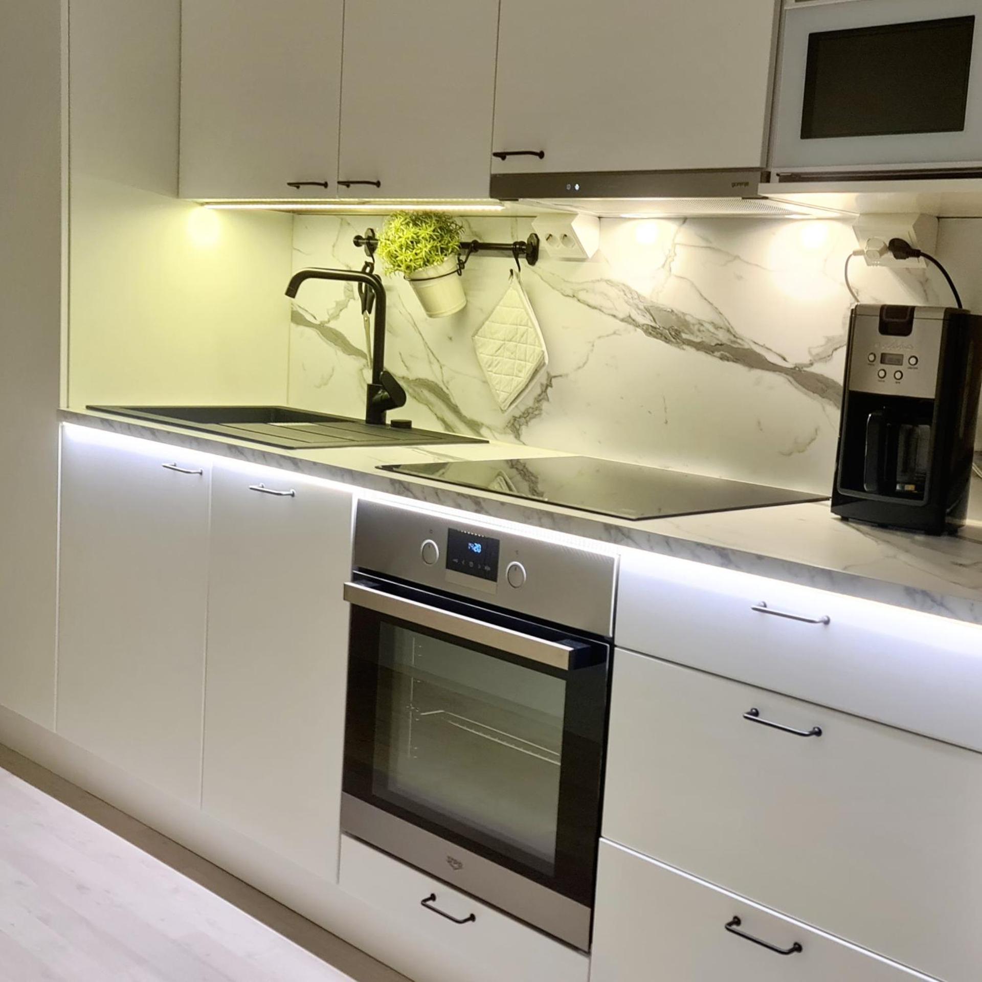 Uusi loma-asunto 4 hengelle hiekkasärkillä