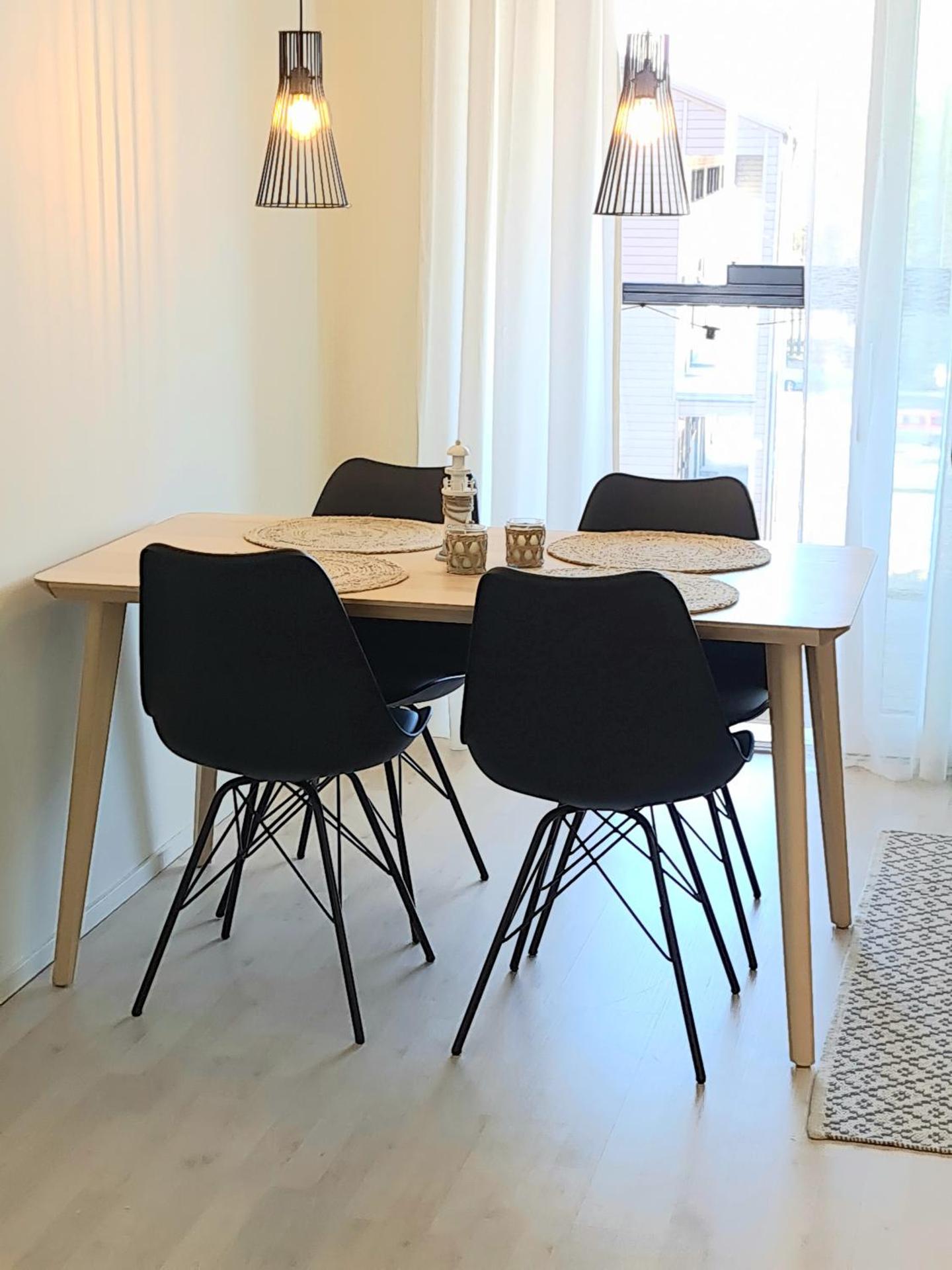 Uusi loma-asunto 4 hengelle hiekkasärkillä