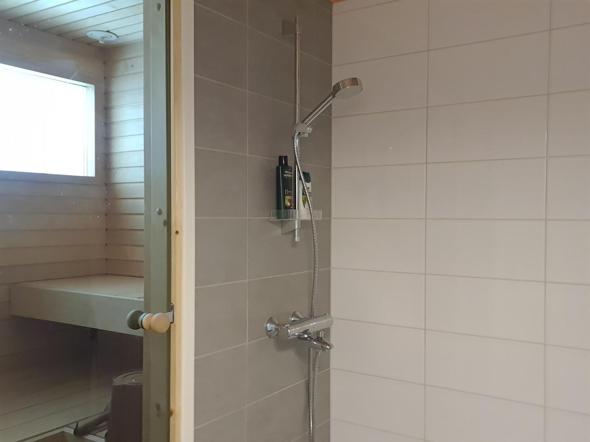 Uusi loma-asunto 4 hengelle hiekkasärkillä