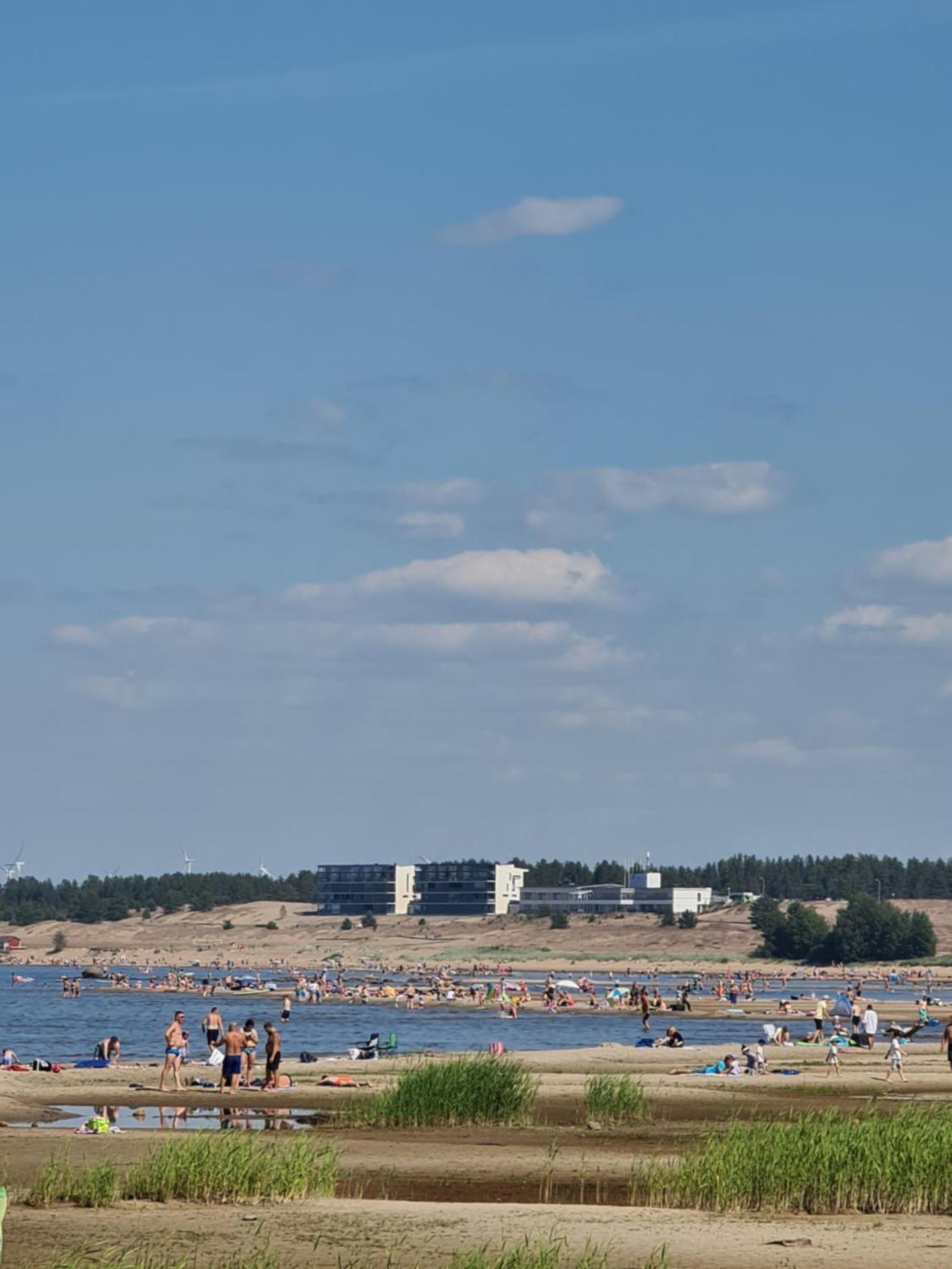 Uusi loma-asunto 4 hengelle hiekkasärkillä