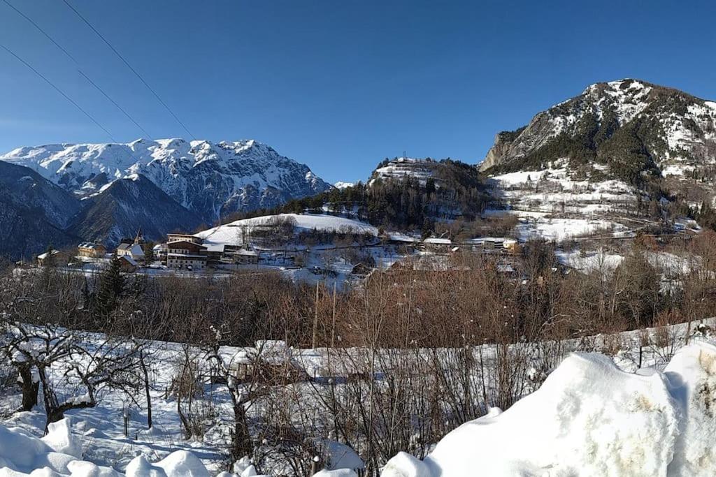 Appartement rez de jardin montée de l'alpe d'Huez