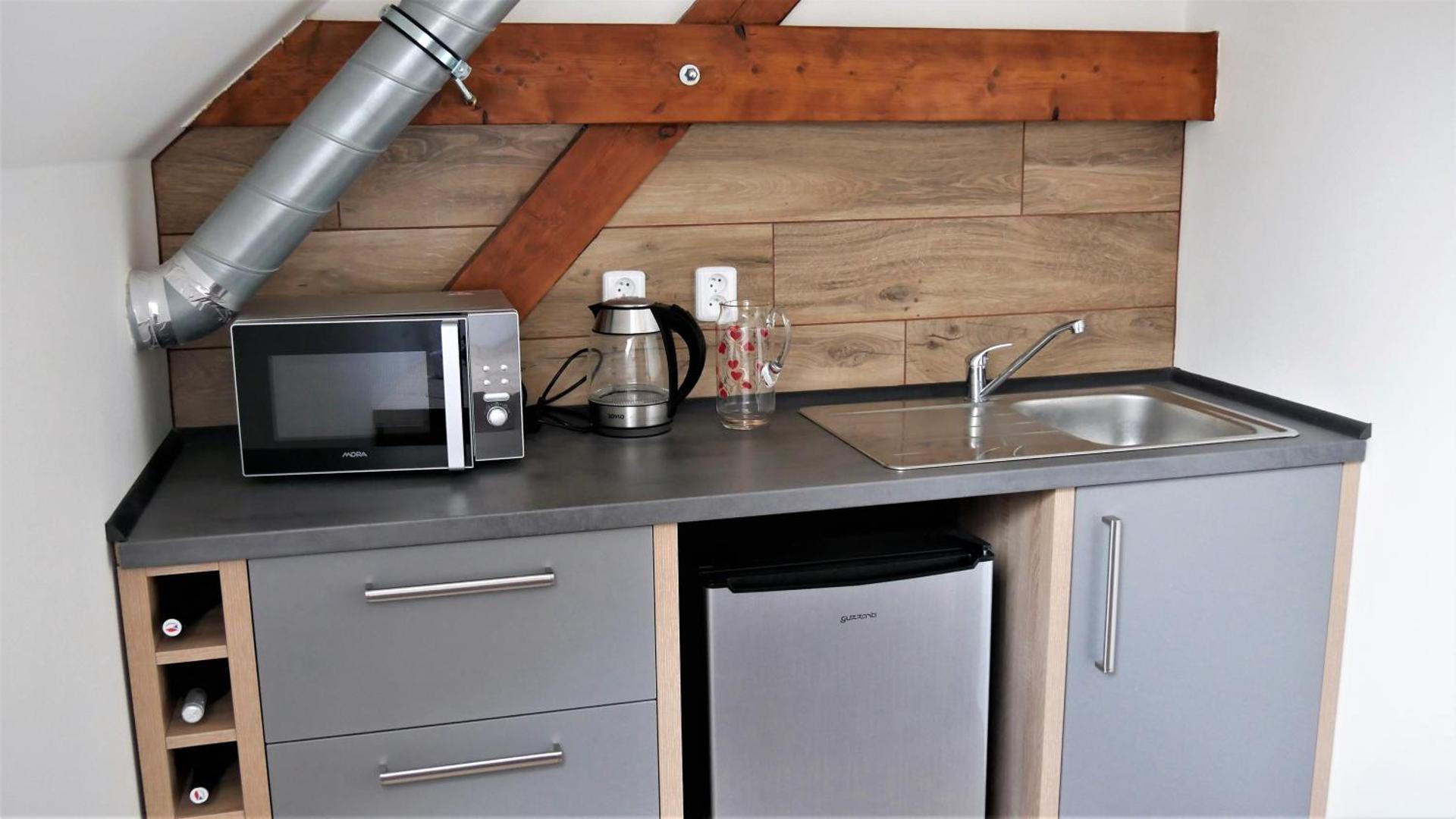 Kitchen or kitchenette