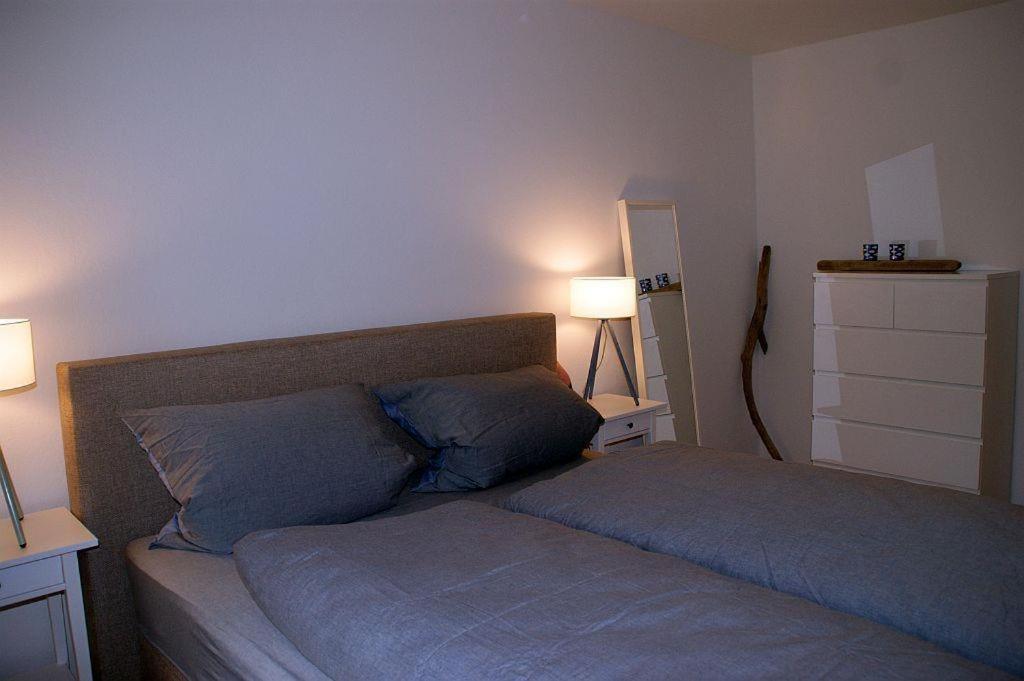 One-Bedroom Apartment with Shower