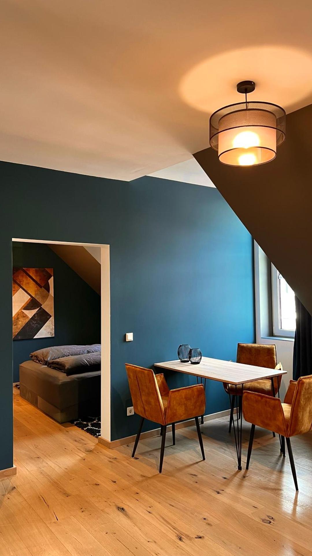 H-85 SUITES Level 5/9