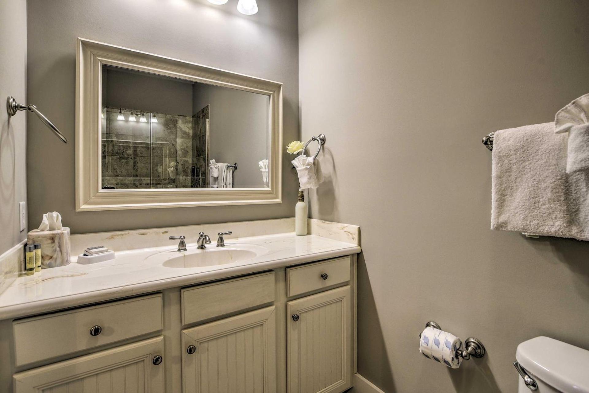 Resort Perks and Pools Townhome By Barefoot Landing