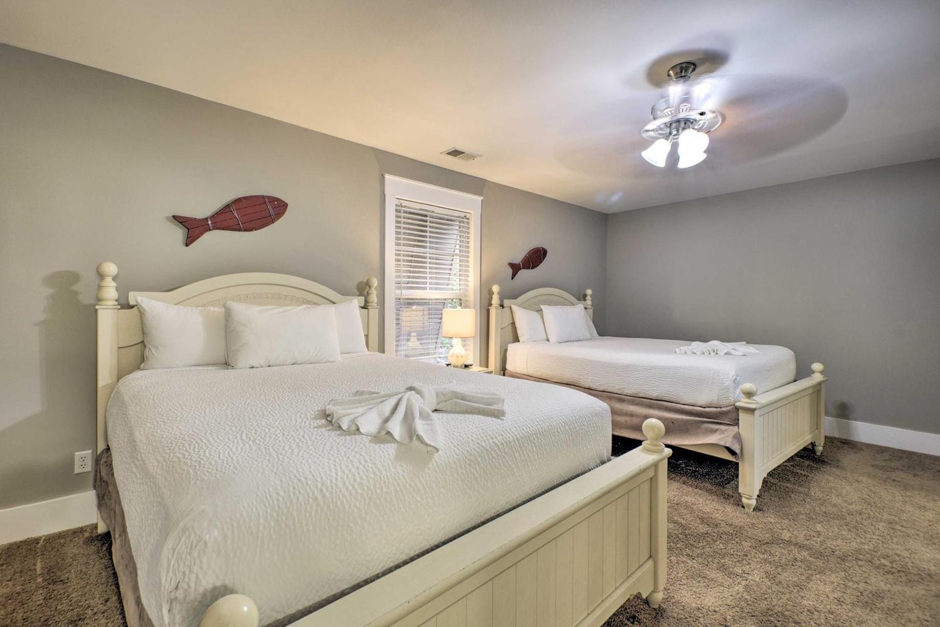 Resort Perks and Pools Townhome By Barefoot Landing