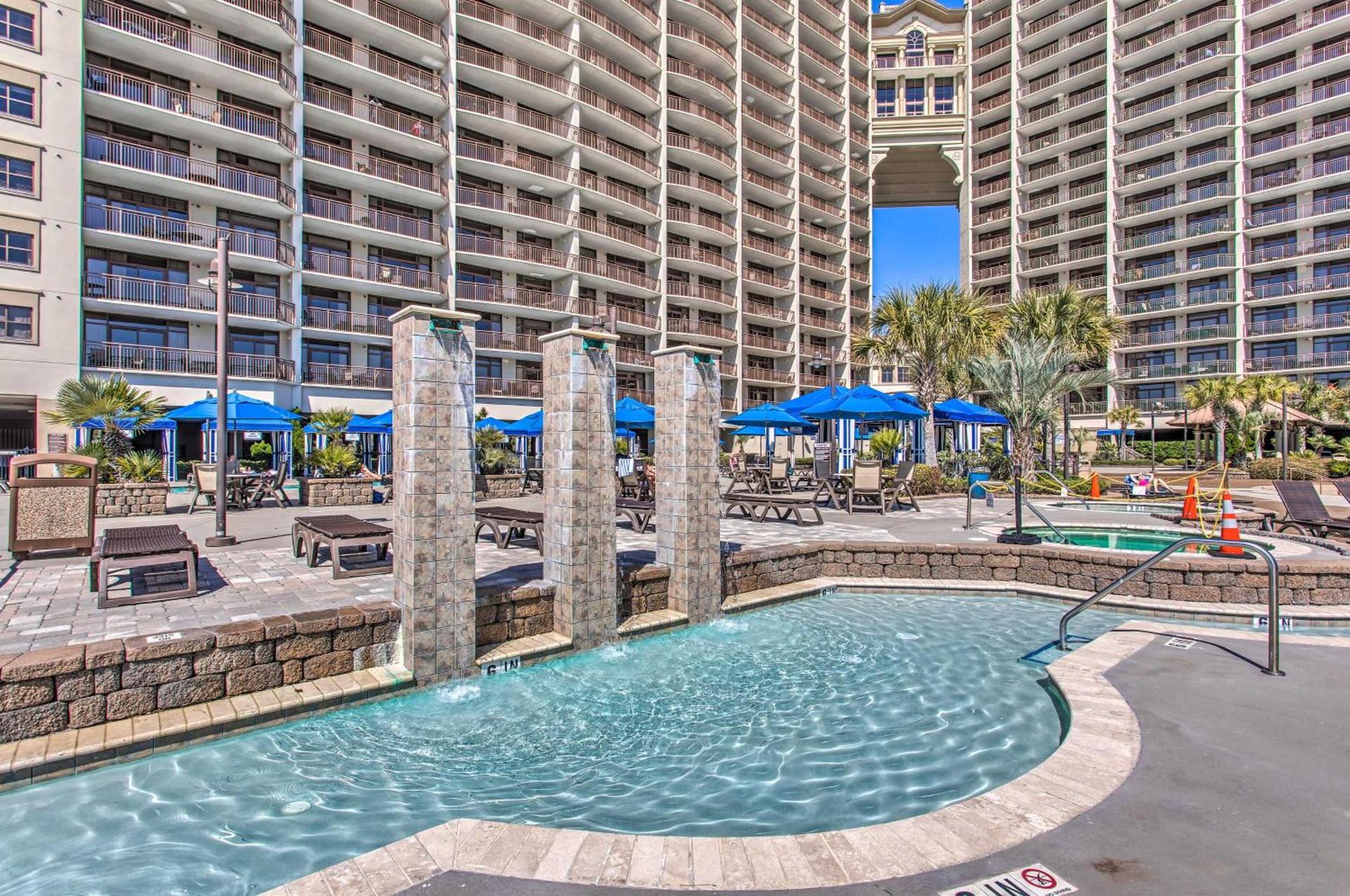 Resort Perks and Pools Townhome By Barefoot Landing