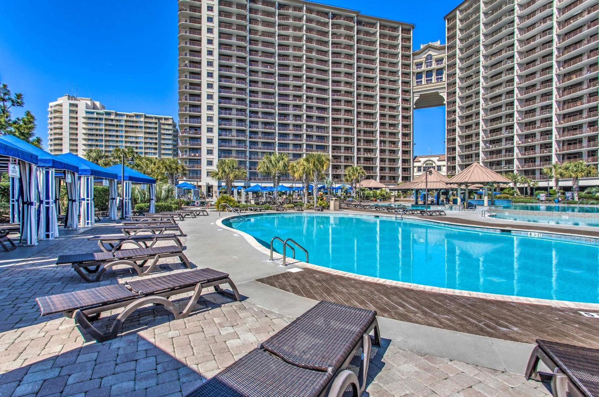 Resort Perks and Pools Townhome By Barefoot Landing