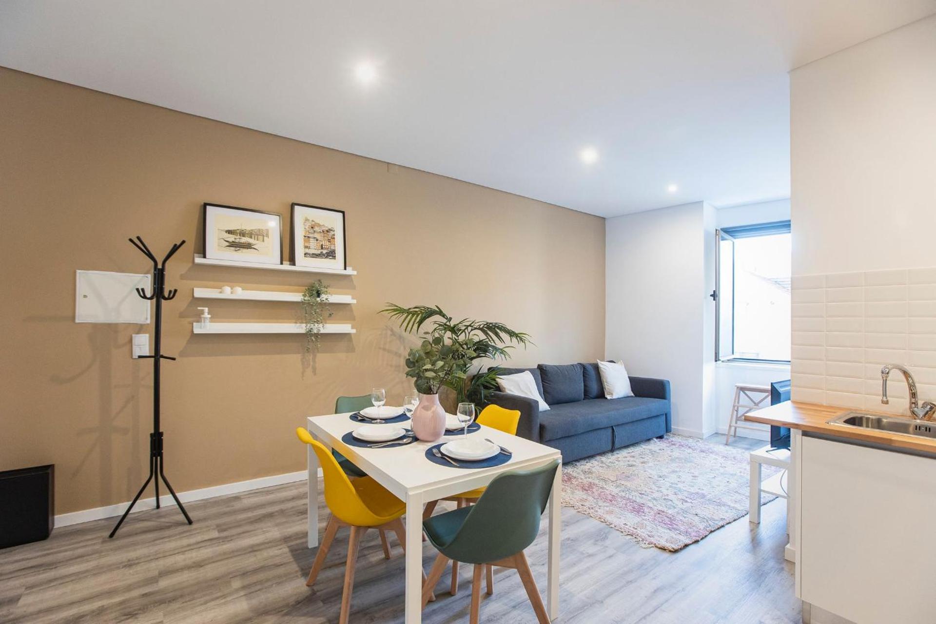 Seaside 1BR Flat w/ AC in Matosinhos by LovelyStay