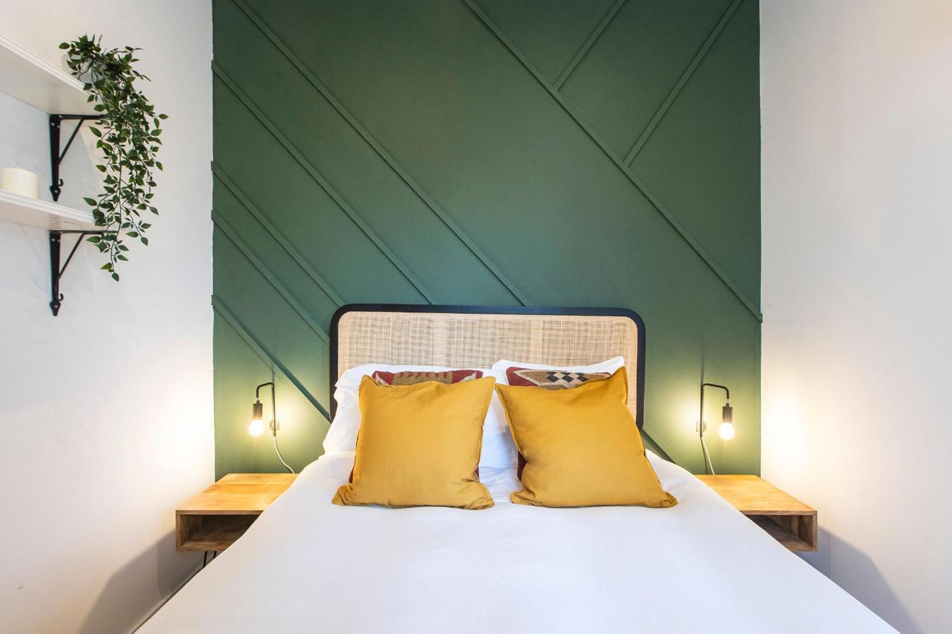 Seaside 1BR Flat w/ AC in Matosinhos by LovelyStay