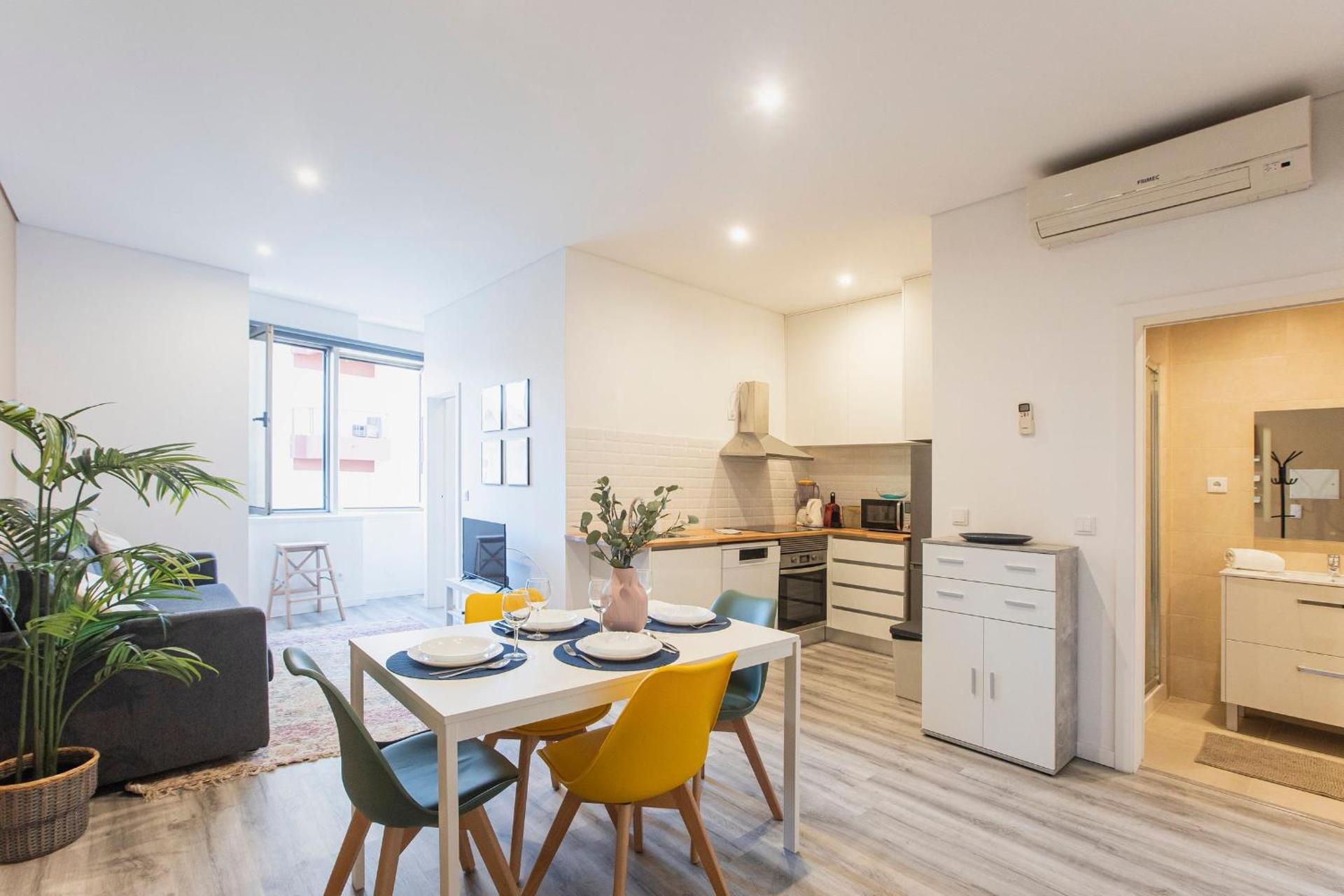 Seaside 1BR Flat w/ AC in Matosinhos by LovelyStay