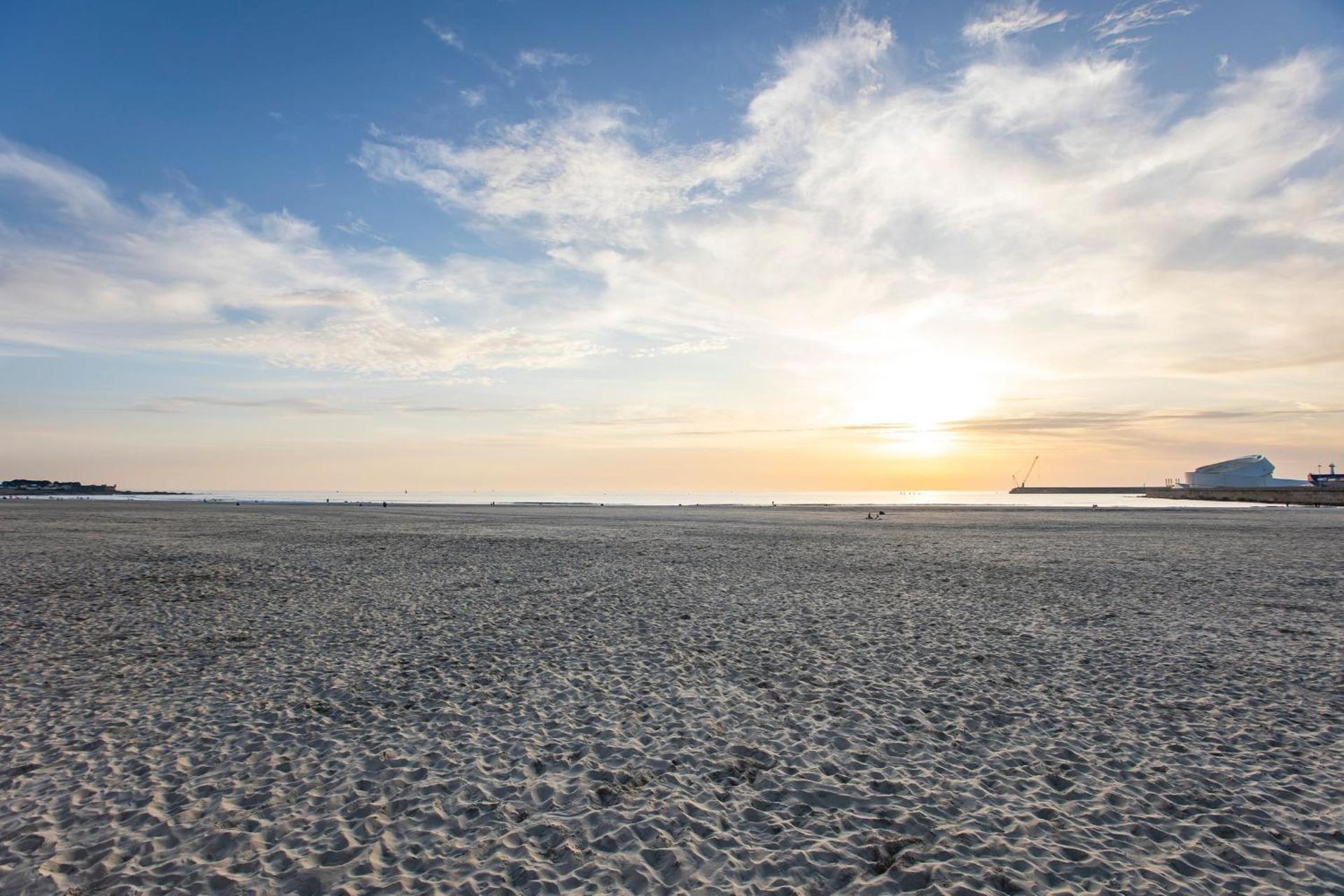 Seaside 1BR Flat w/ AC in Matosinhos by LovelyStay