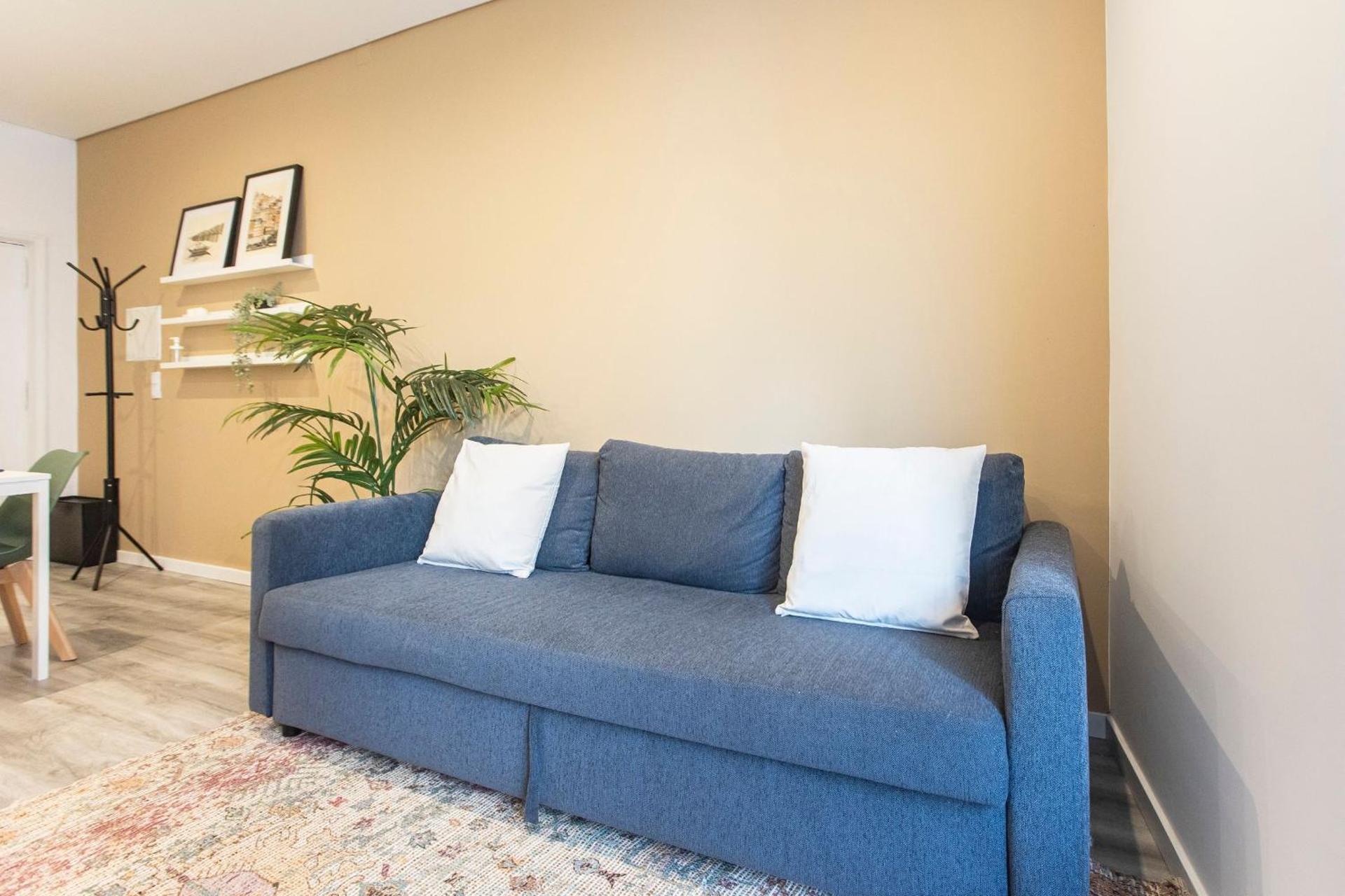 Seaside 1BR Flat w/ AC in Matosinhos by LovelyStay