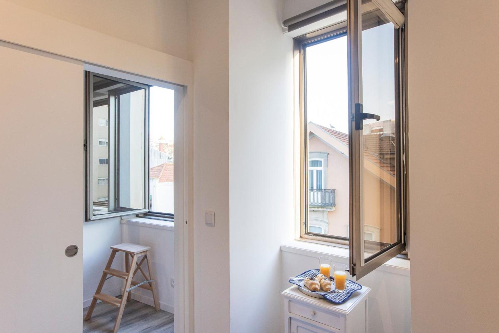 Seaside 1BR Flat w/ AC in Matosinhos by LovelyStay