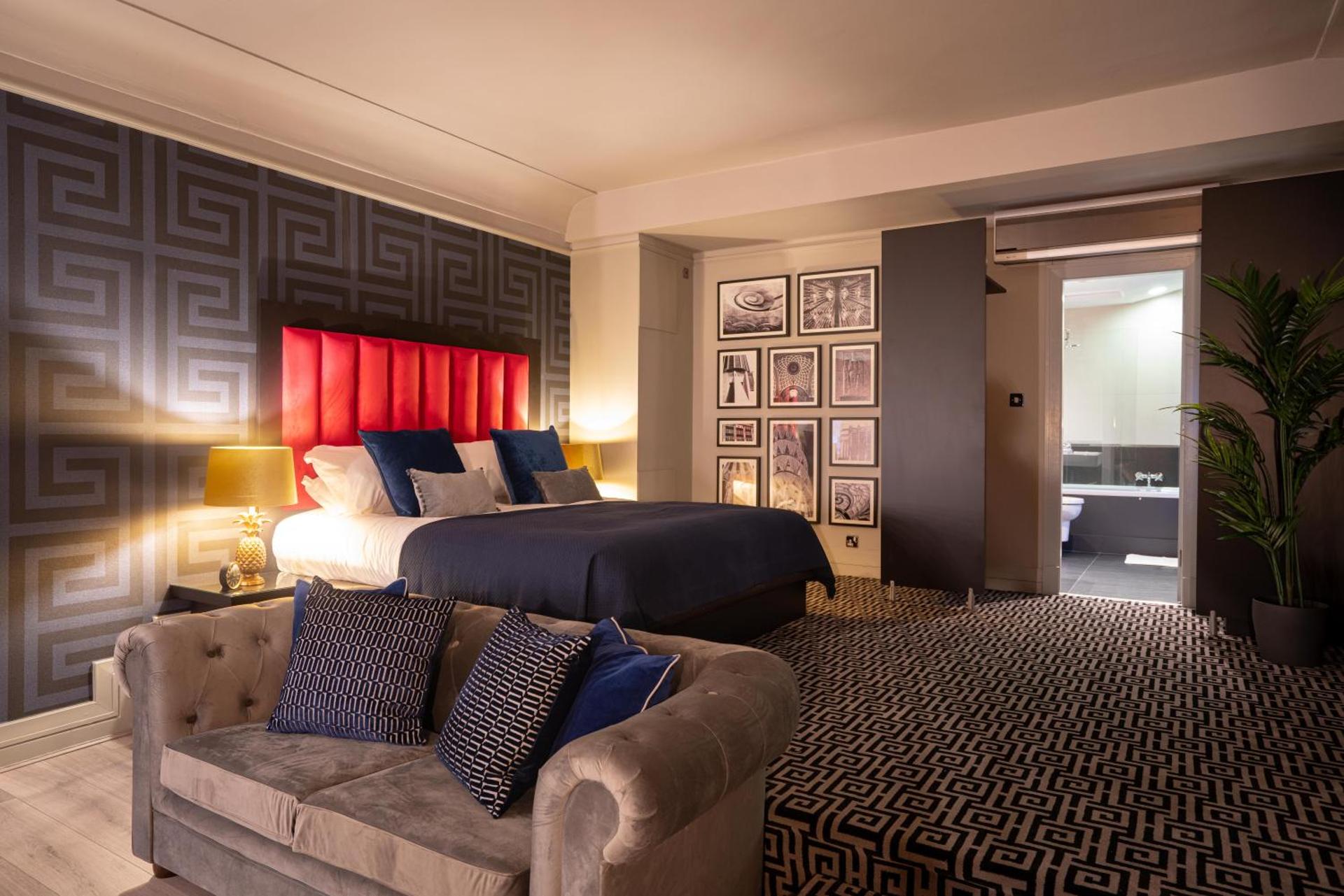 Photo of the whole room