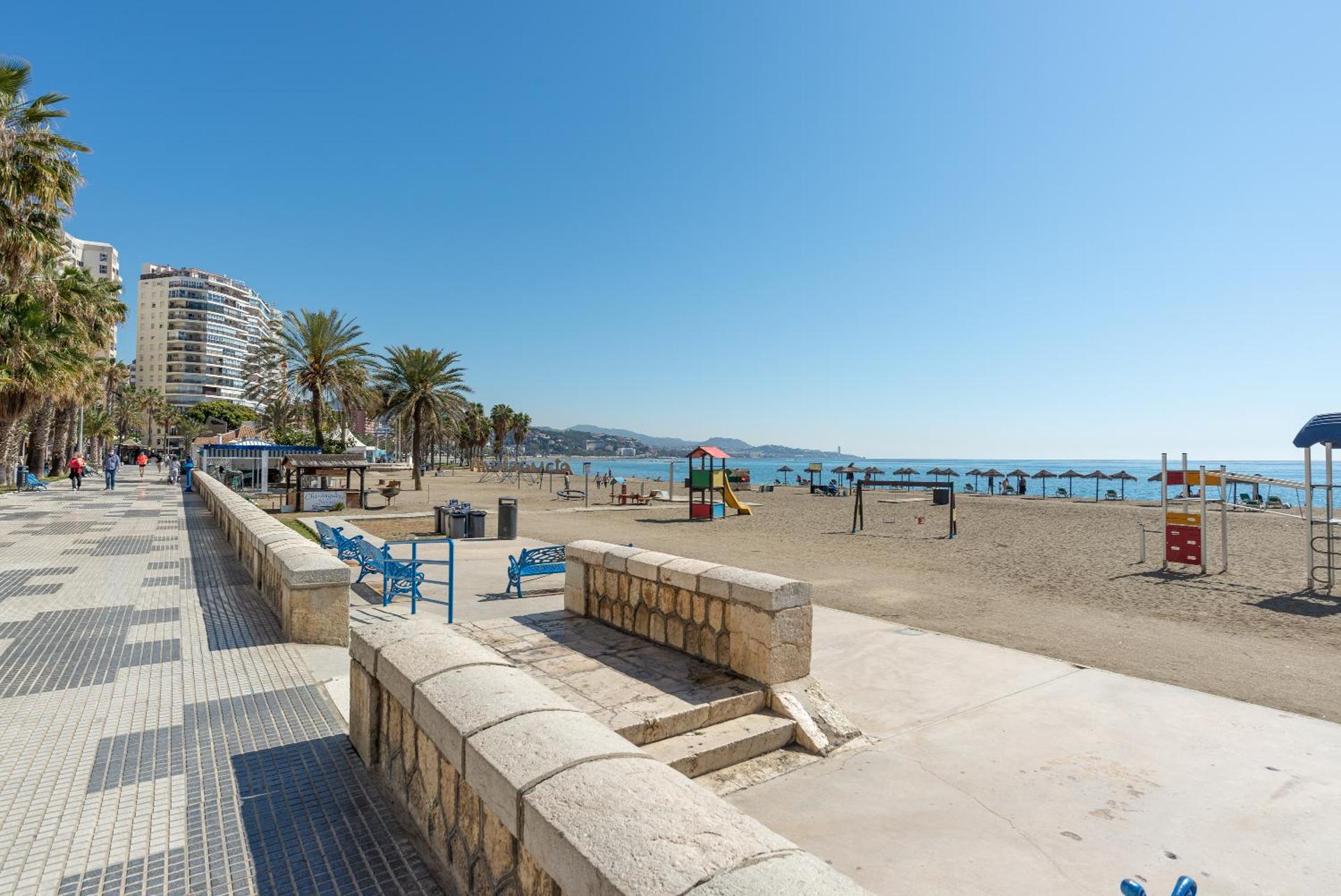 Steps away from the sand/ Malagueta beach