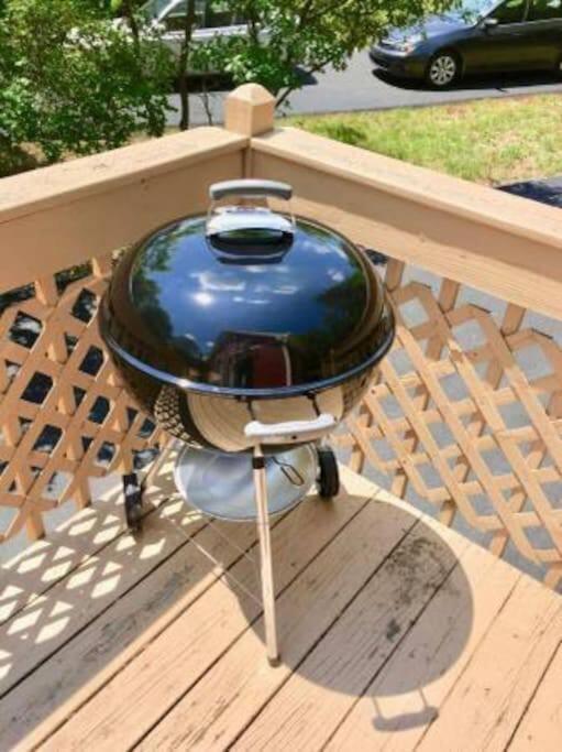 Beautiful Chalet with Hot Tub & Sauna in Poconos