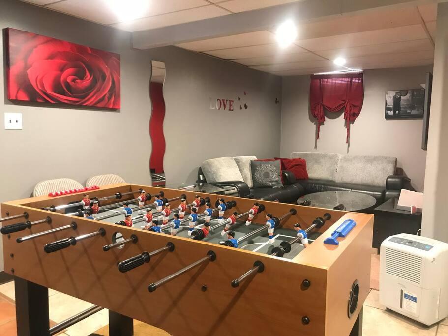 Beautiful Chalet with Hot Tub & Sauna in Poconos