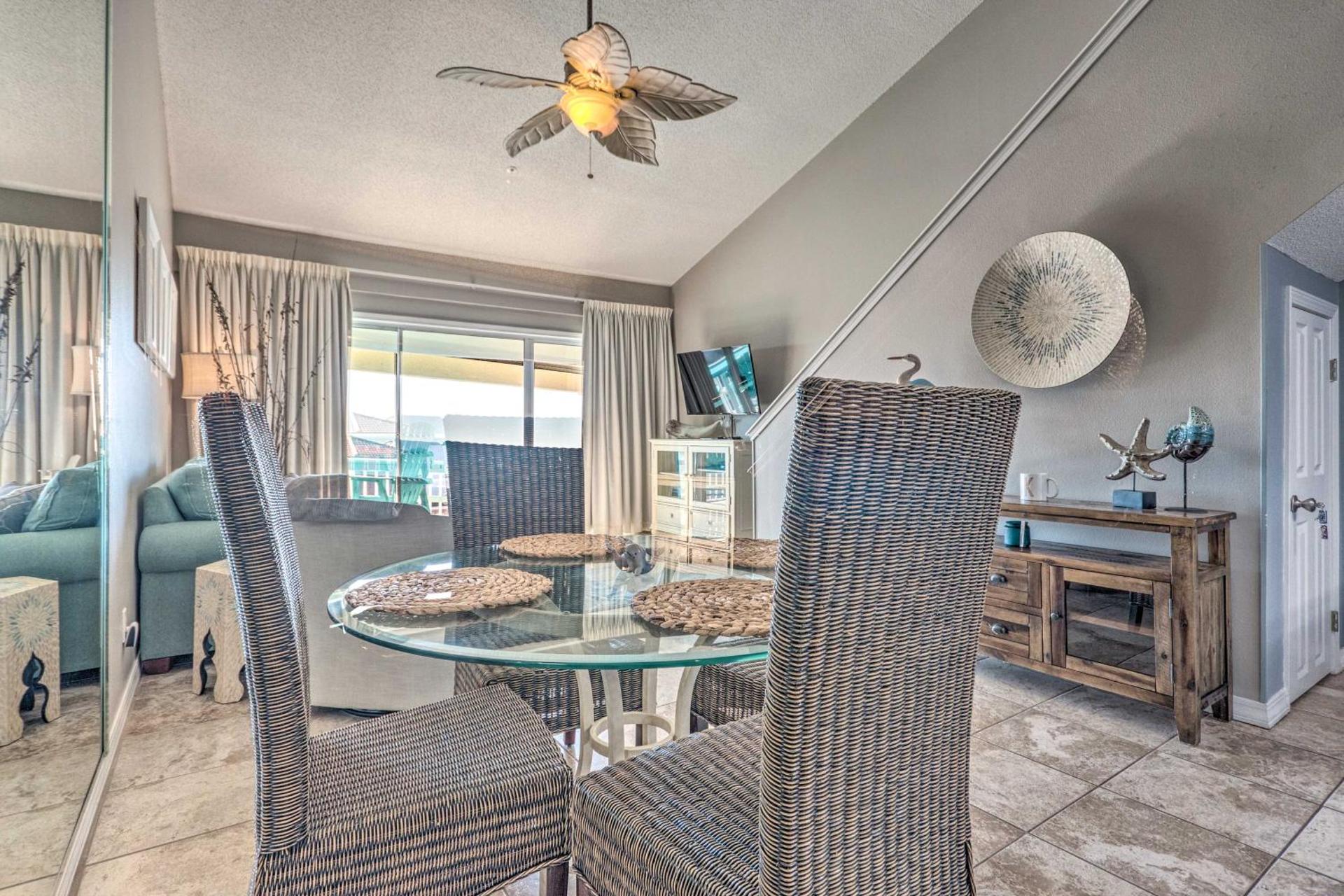 Well-Appointed Family Condo on Miramar Beach!