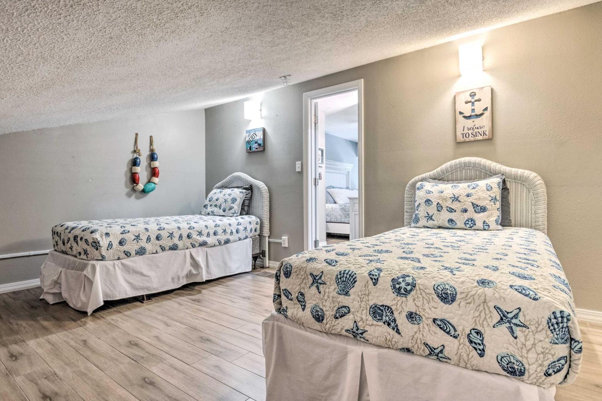 Well-Appointed Family Condo on Miramar Beach!