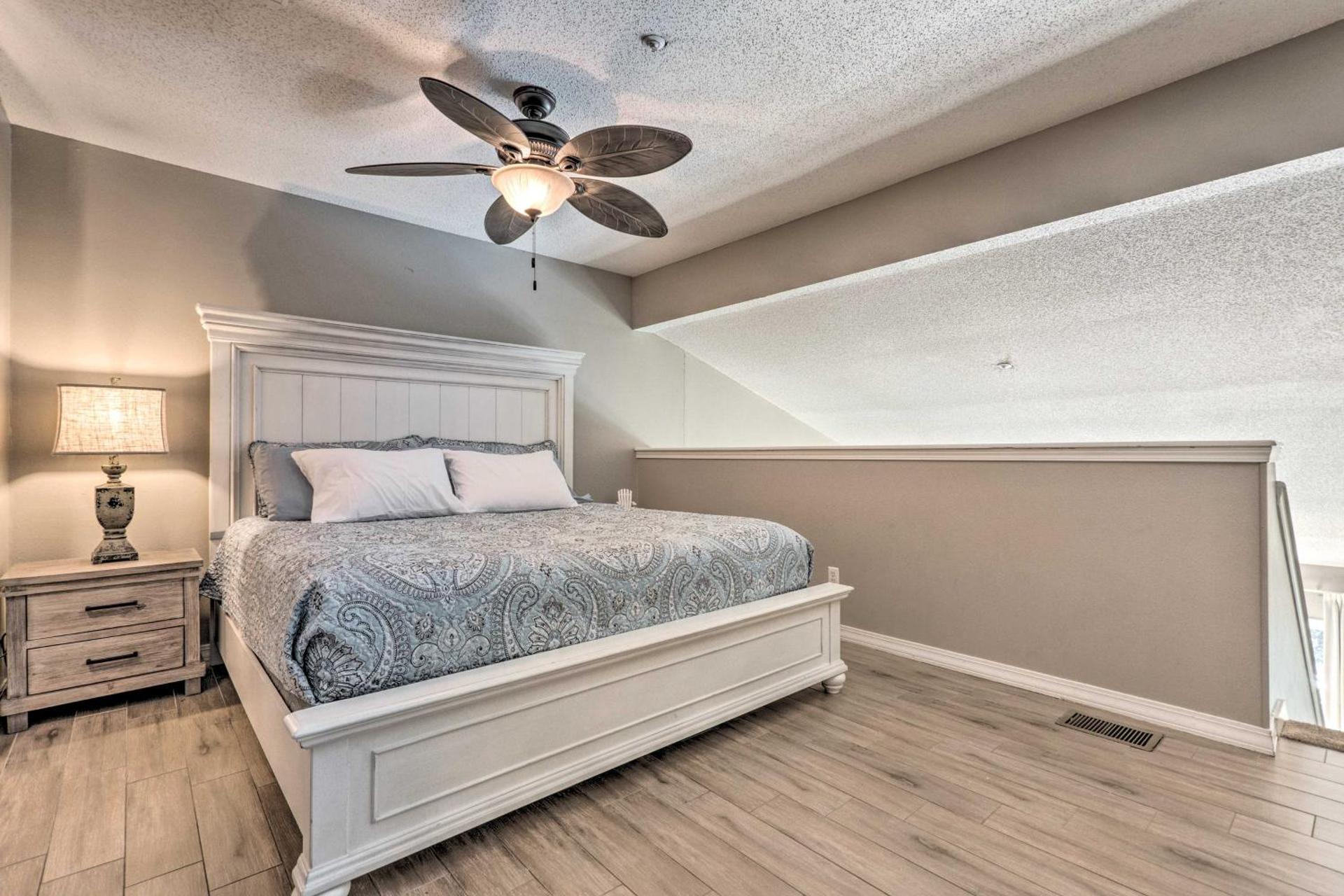 Well-Appointed Family Condo on Miramar Beach!