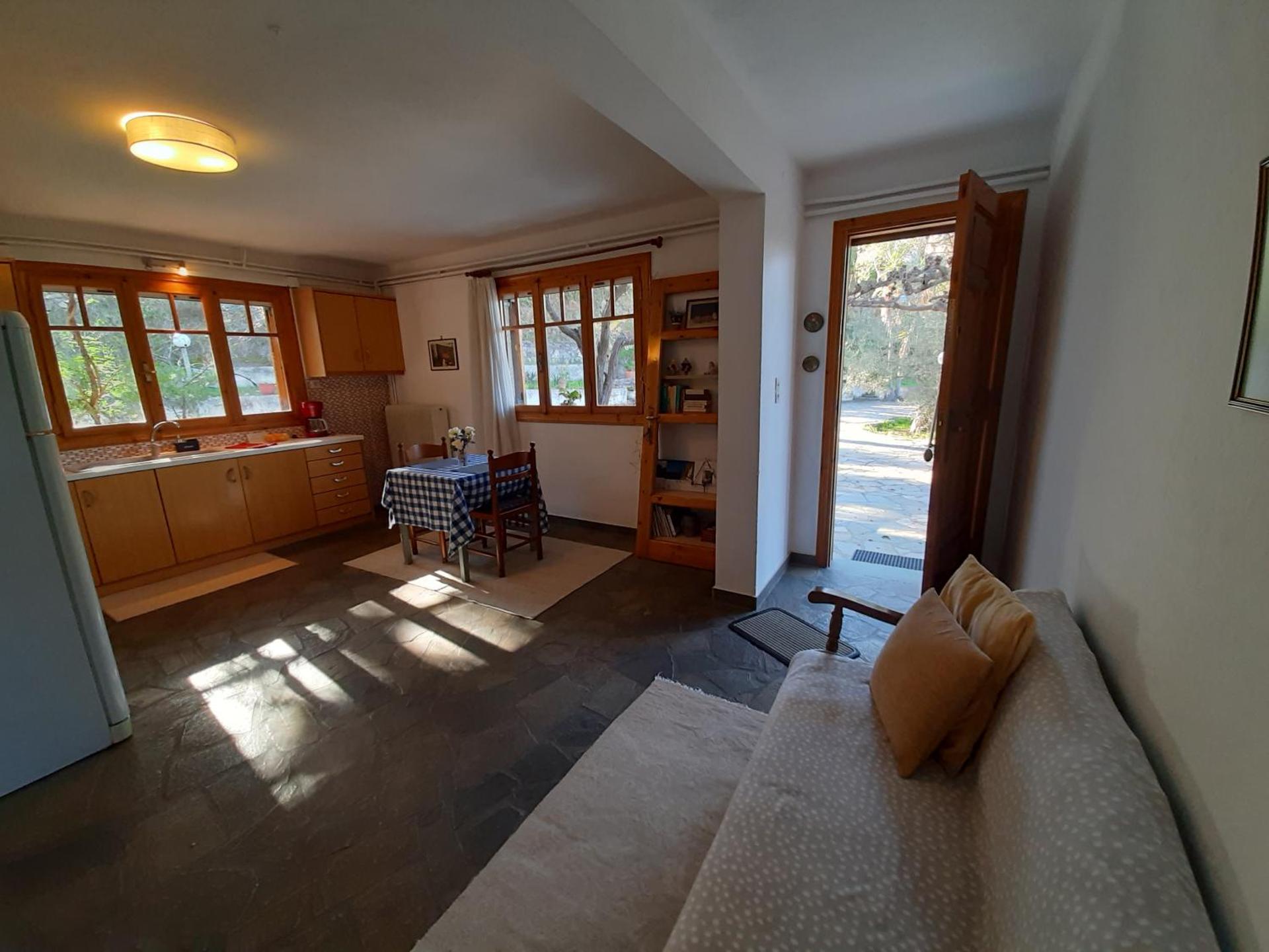 Σπίτι σε ελαιώνα, house in an olive grove