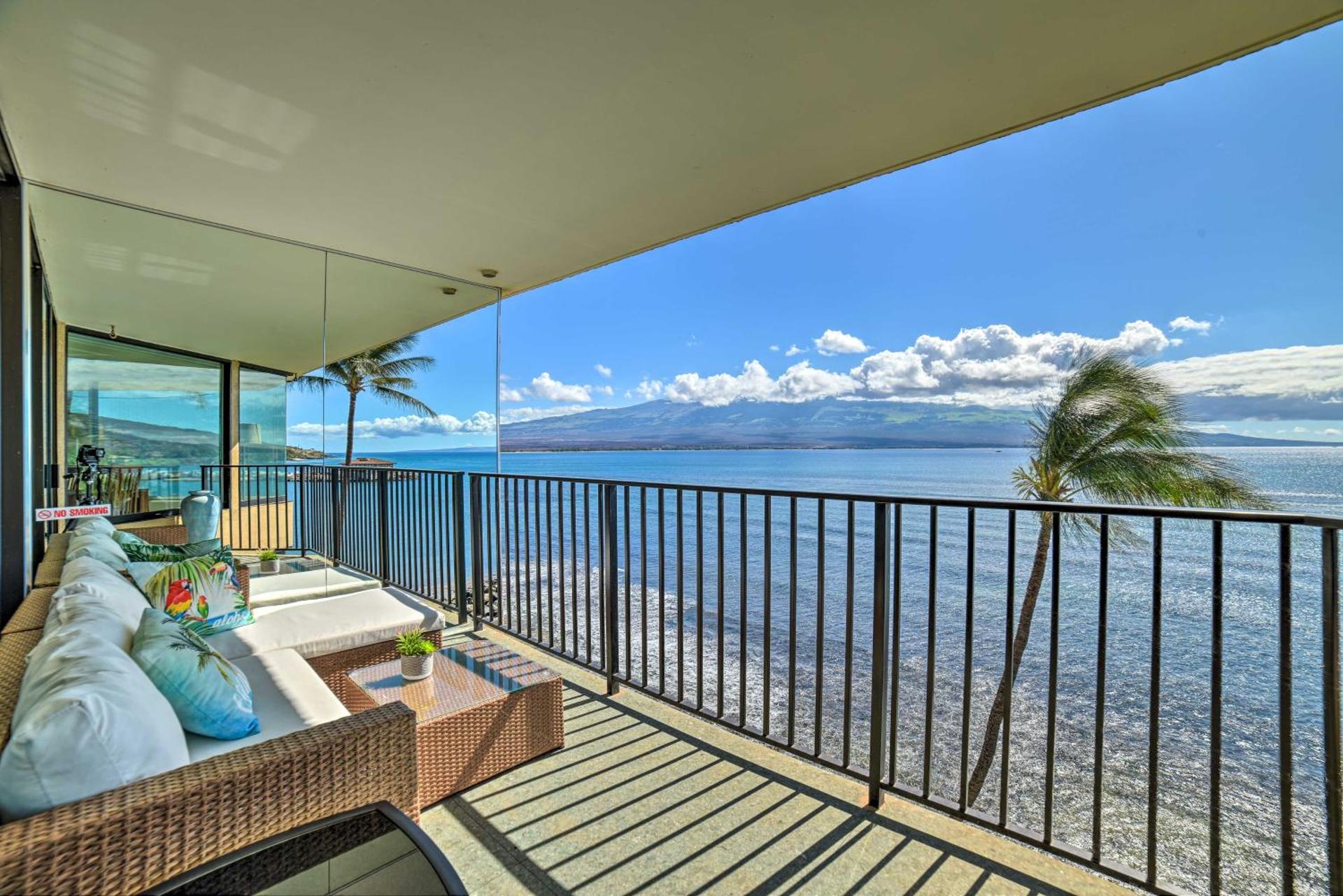 Luxurious Maui Getaway with Panoramic Ocean Views!