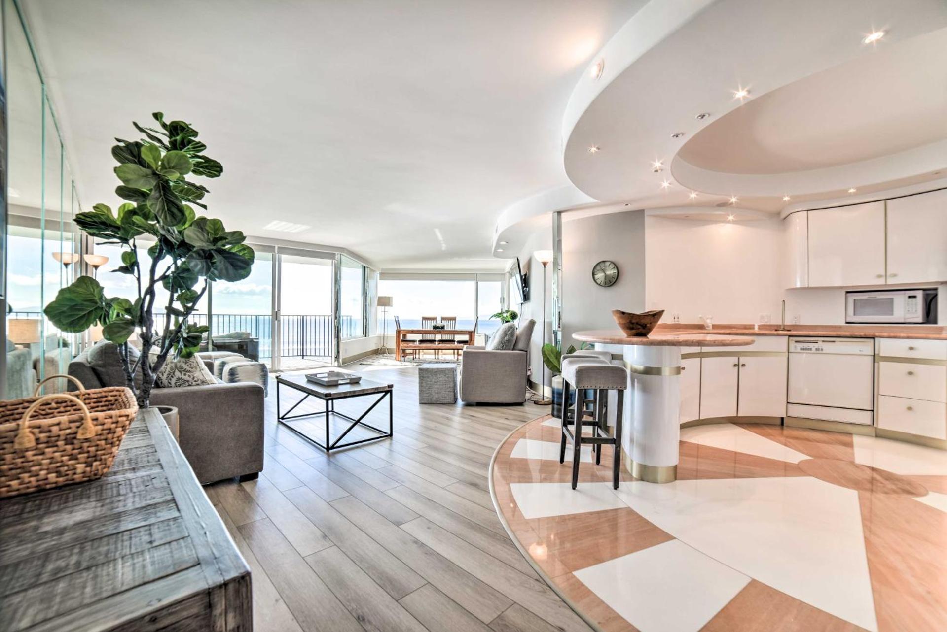 Luxurious Maui Getaway with Panoramic Ocean Views!