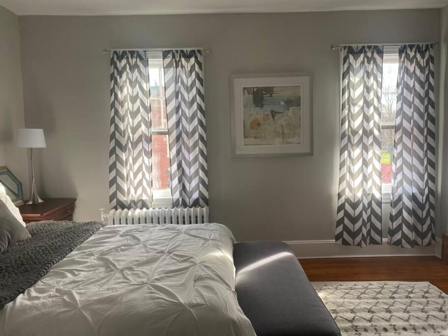 Spectacular Location Two Bedroom State Circle Apartment