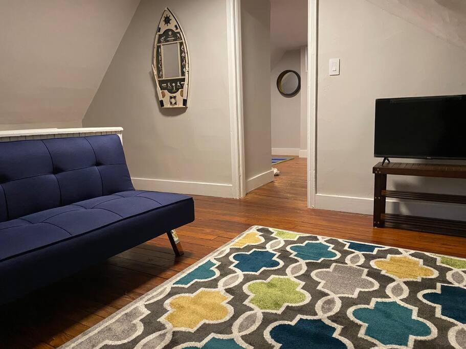 Spectacular Location Two Bedroom State Circle Apartment